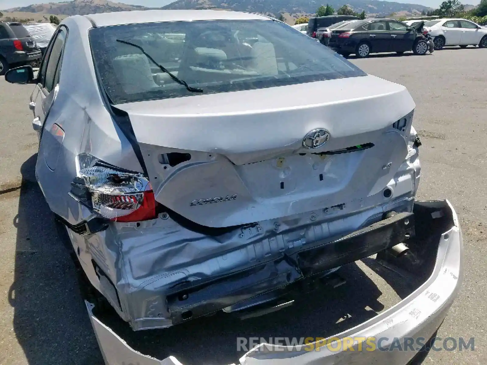 9 Photograph of a damaged car 2T1BURHE3KC228309 TOYOTA COROLLA 2019