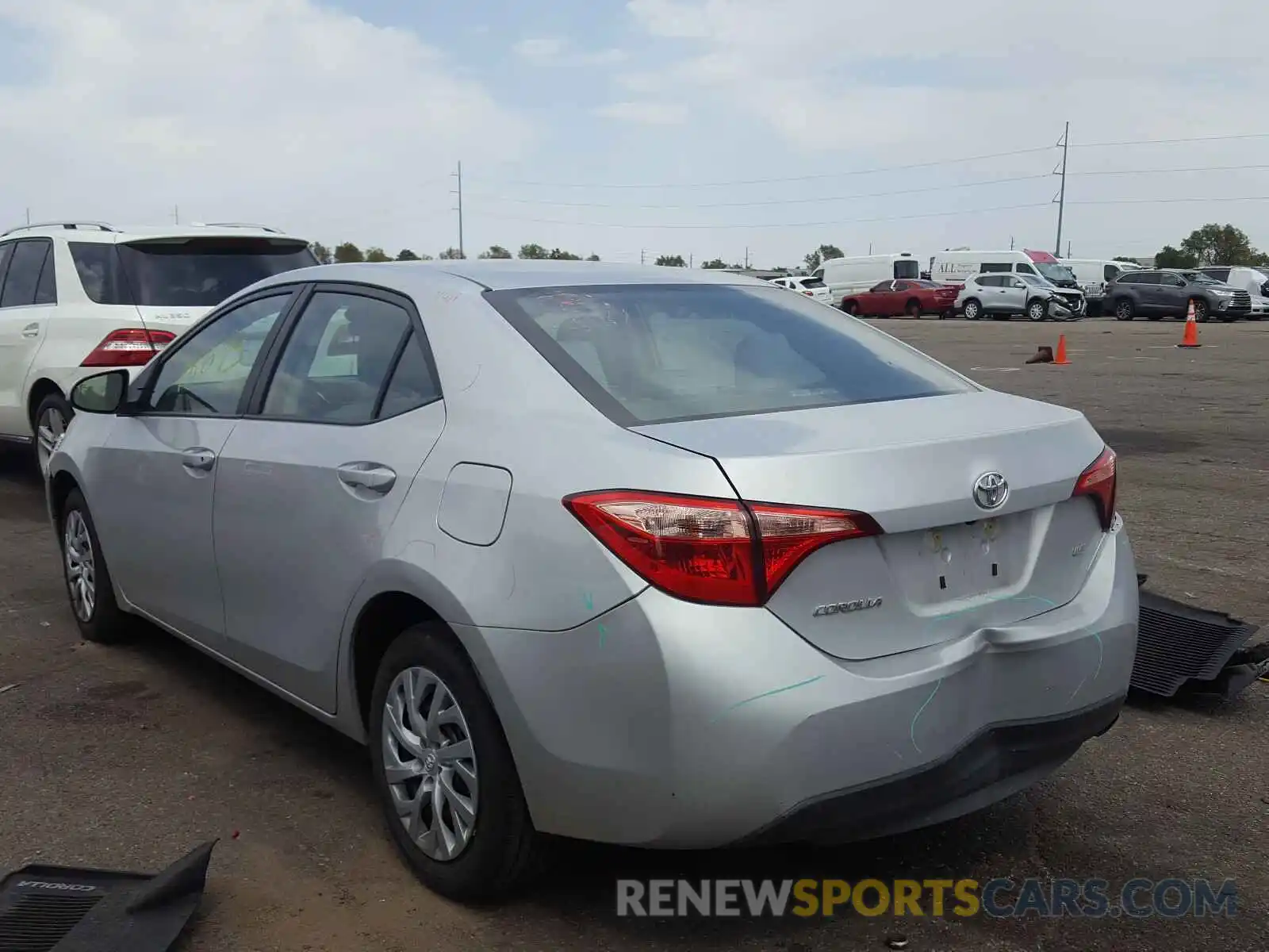 3 Photograph of a damaged car 2T1BURHE3KC228665 TOYOTA COROLLA 2019