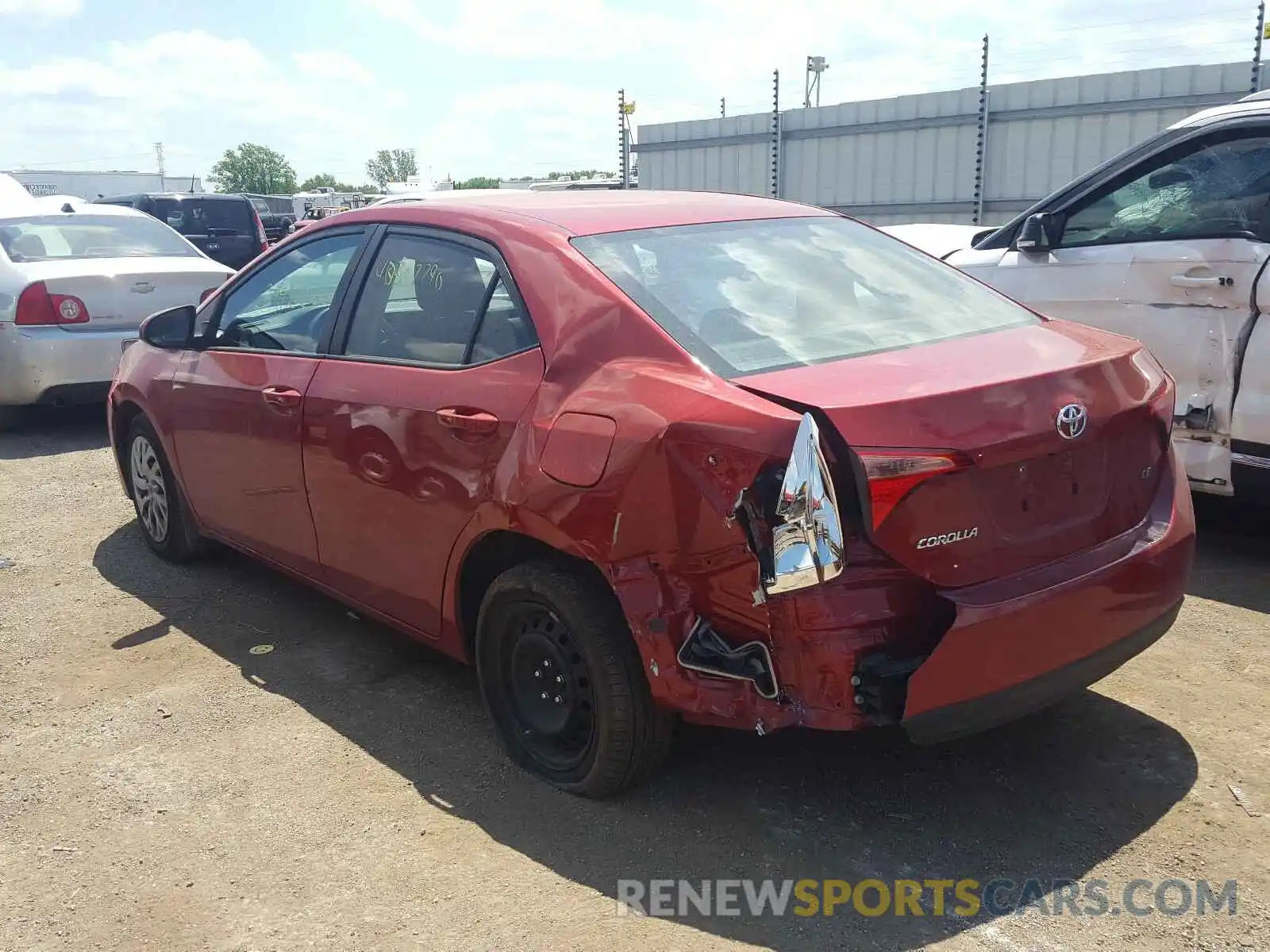 3 Photograph of a damaged car 2T1BURHE3KC228830 TOYOTA COROLLA 2019