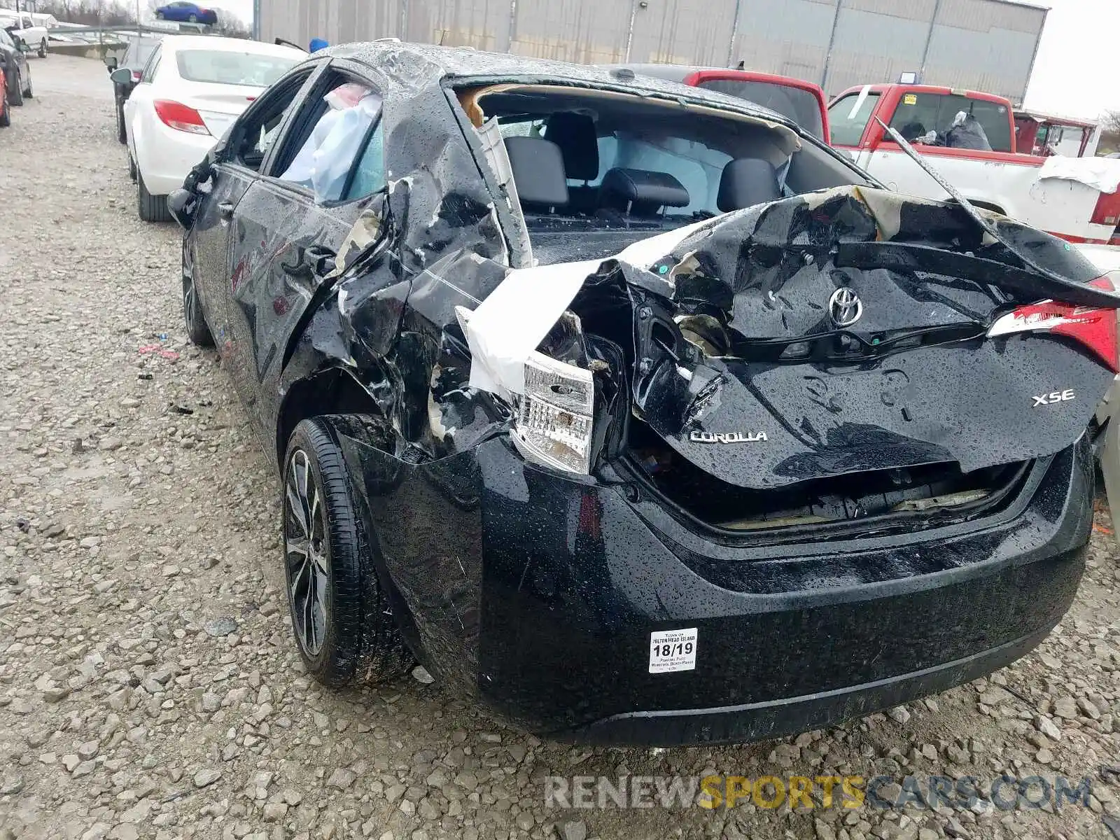 3 Photograph of a damaged car 2T1BURHE3KC228892 TOYOTA COROLLA 2019