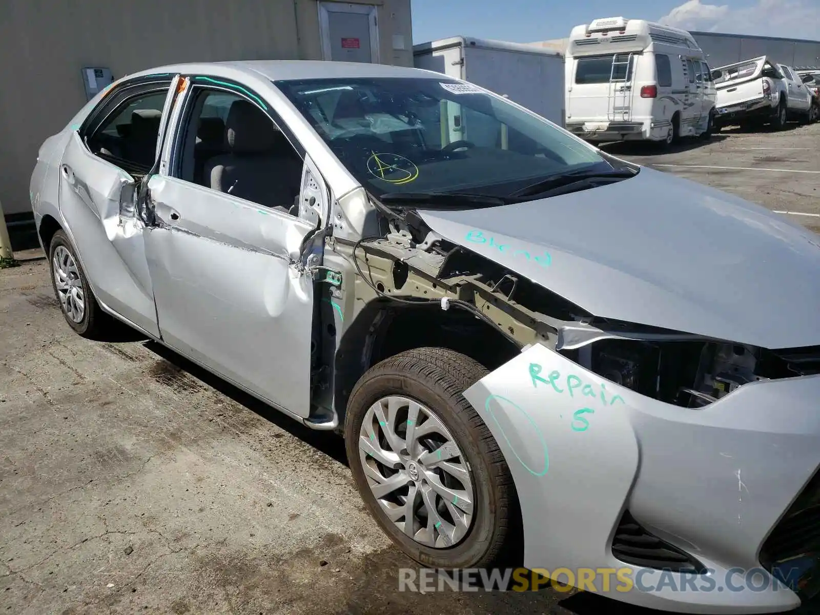 9 Photograph of a damaged car 2T1BURHE3KC228925 TOYOTA COROLLA 2019