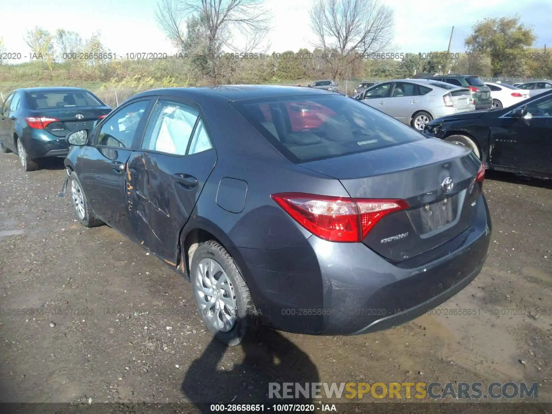 3 Photograph of a damaged car 2T1BURHE3KC229671 TOYOTA COROLLA 2019