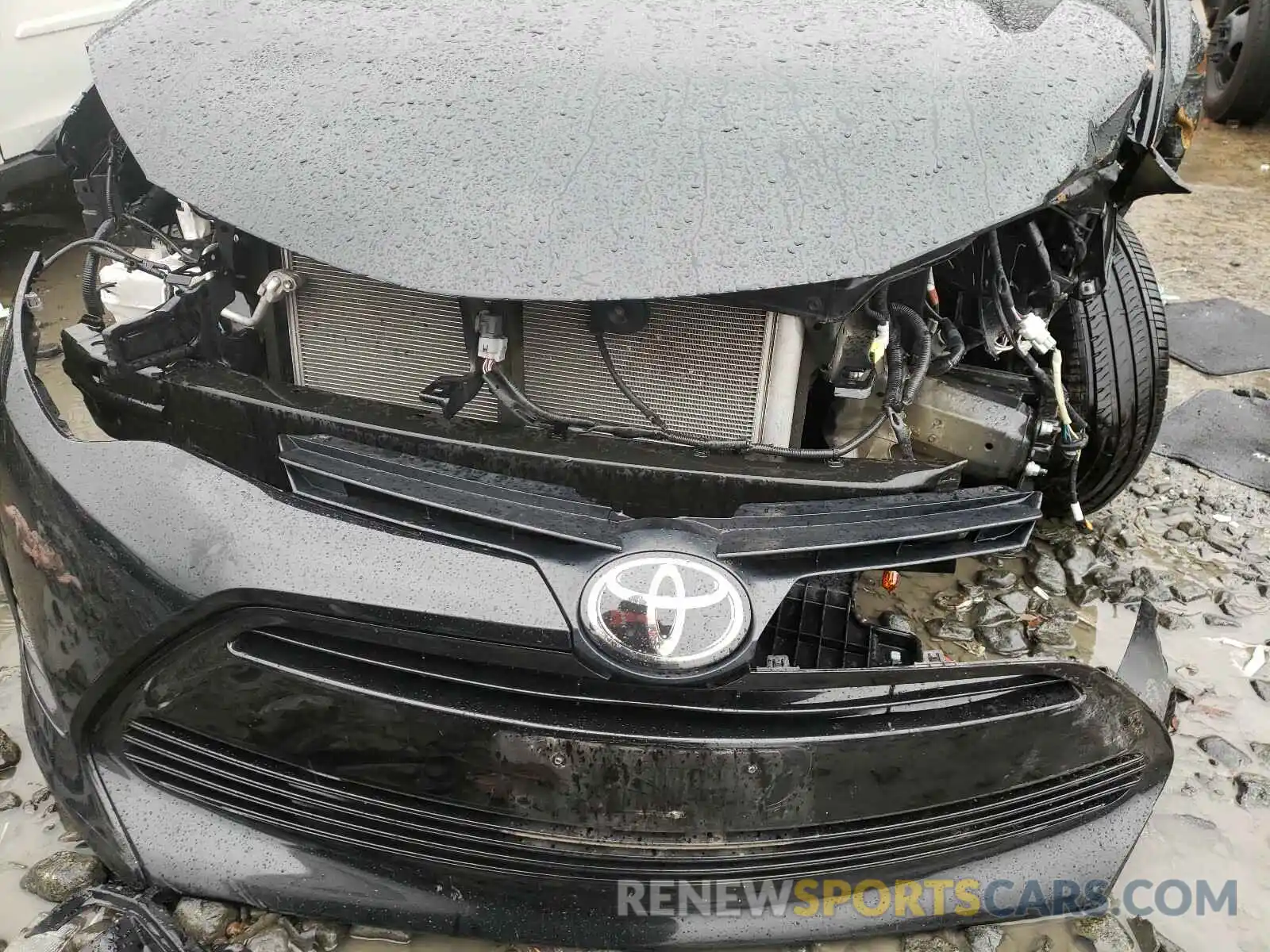 9 Photograph of a damaged car 2T1BURHE3KC230609 TOYOTA COROLLA 2019