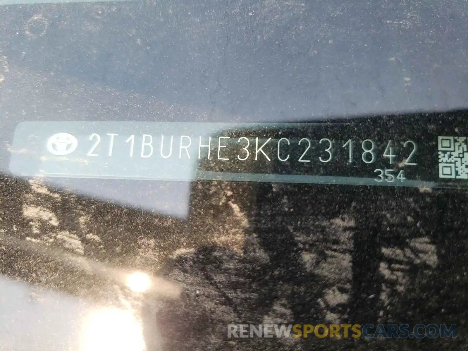 10 Photograph of a damaged car 2T1BURHE3KC231842 TOYOTA COROLLA 2019