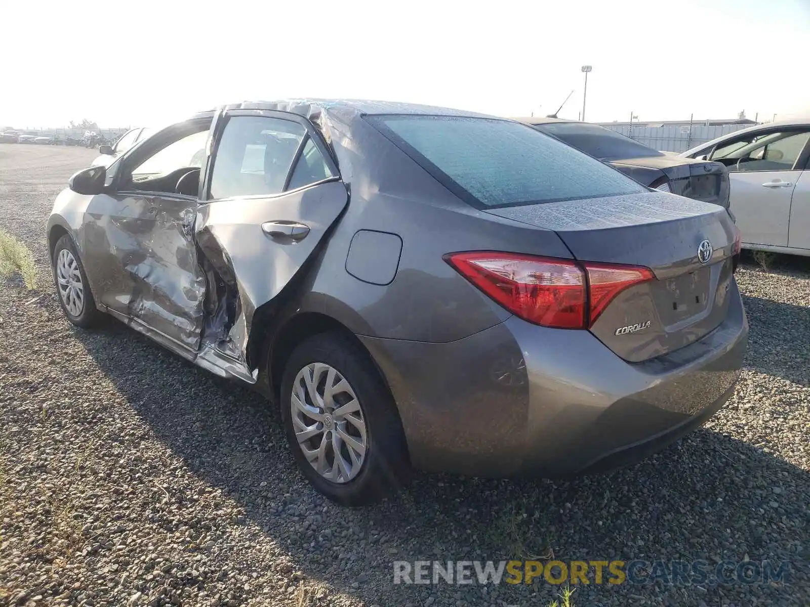 3 Photograph of a damaged car 2T1BURHE3KC231842 TOYOTA COROLLA 2019