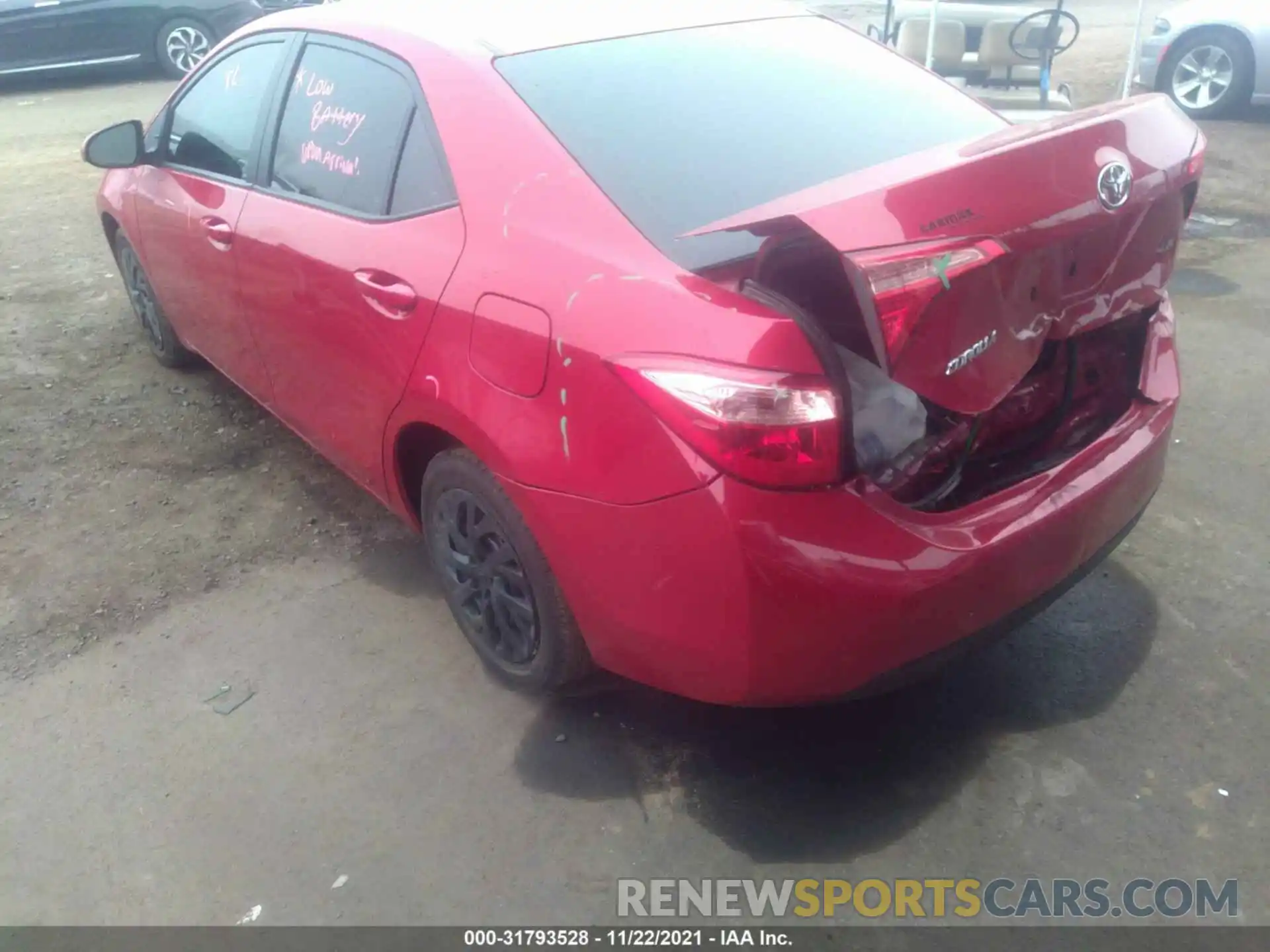 3 Photograph of a damaged car 2T1BURHE3KC232361 TOYOTA COROLLA 2019