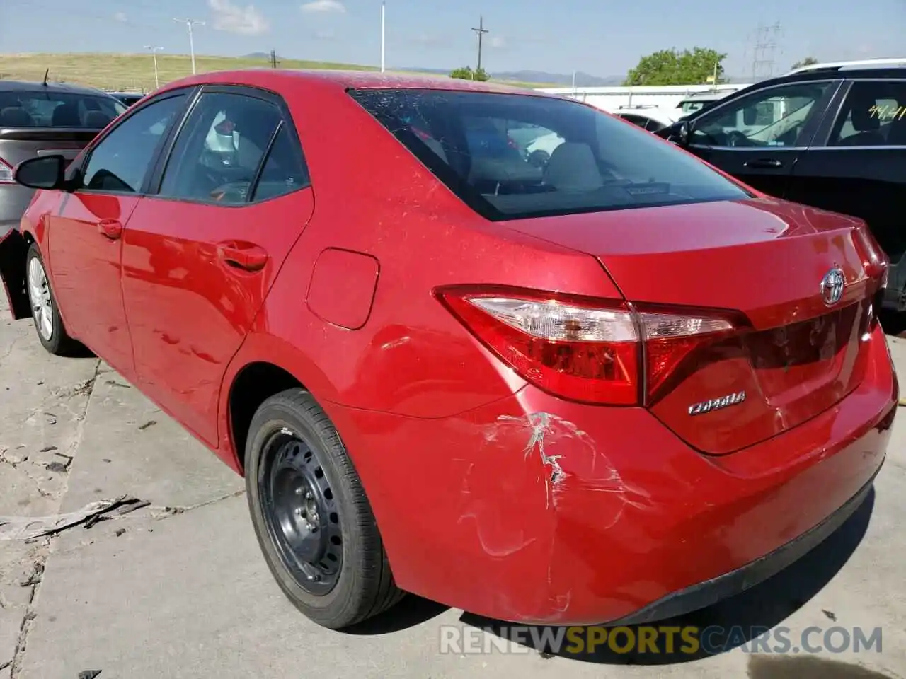 3 Photograph of a damaged car 2T1BURHE3KC232425 TOYOTA COROLLA 2019