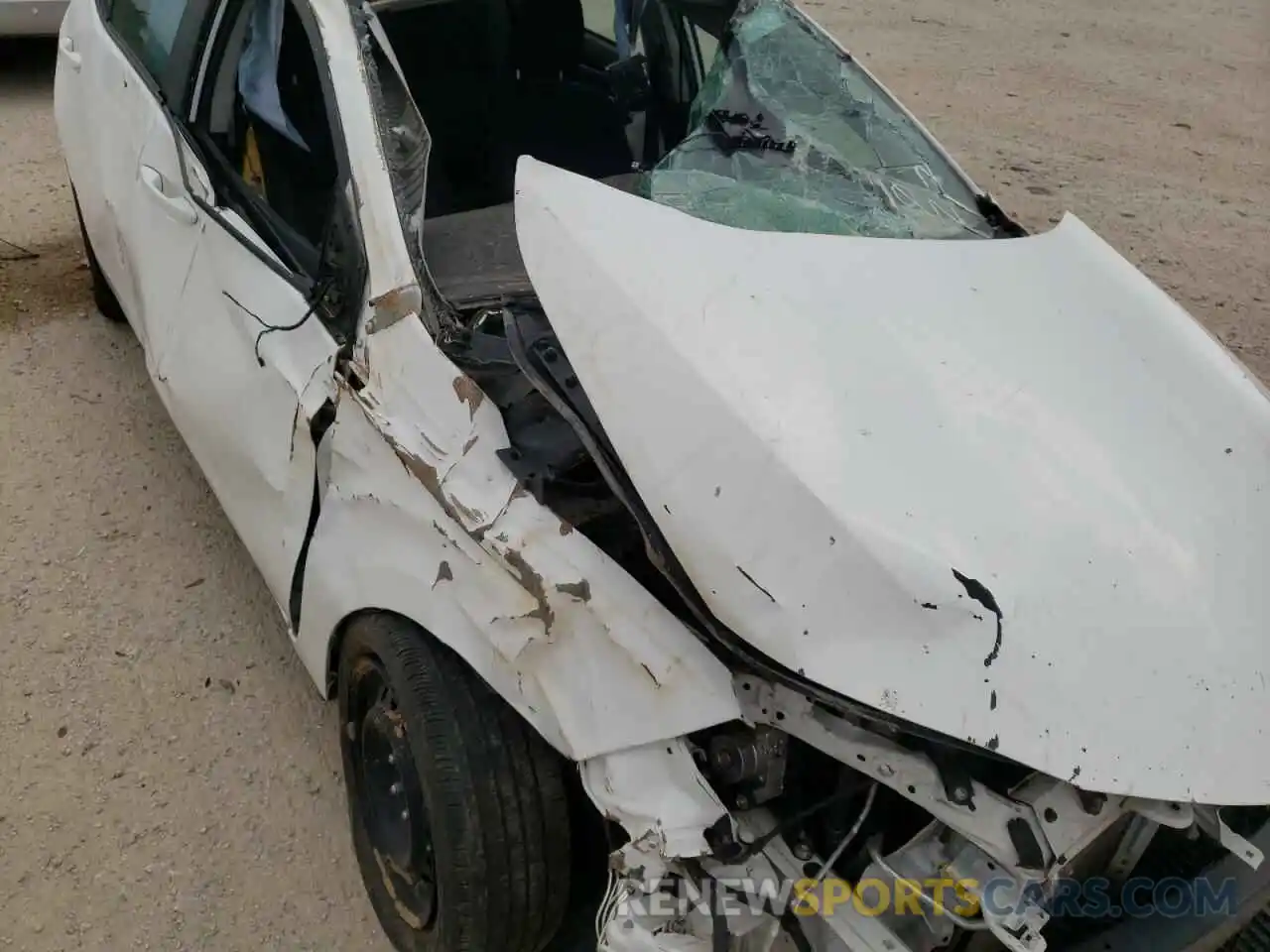 9 Photograph of a damaged car 2T1BURHE3KC232506 TOYOTA COROLLA 2019