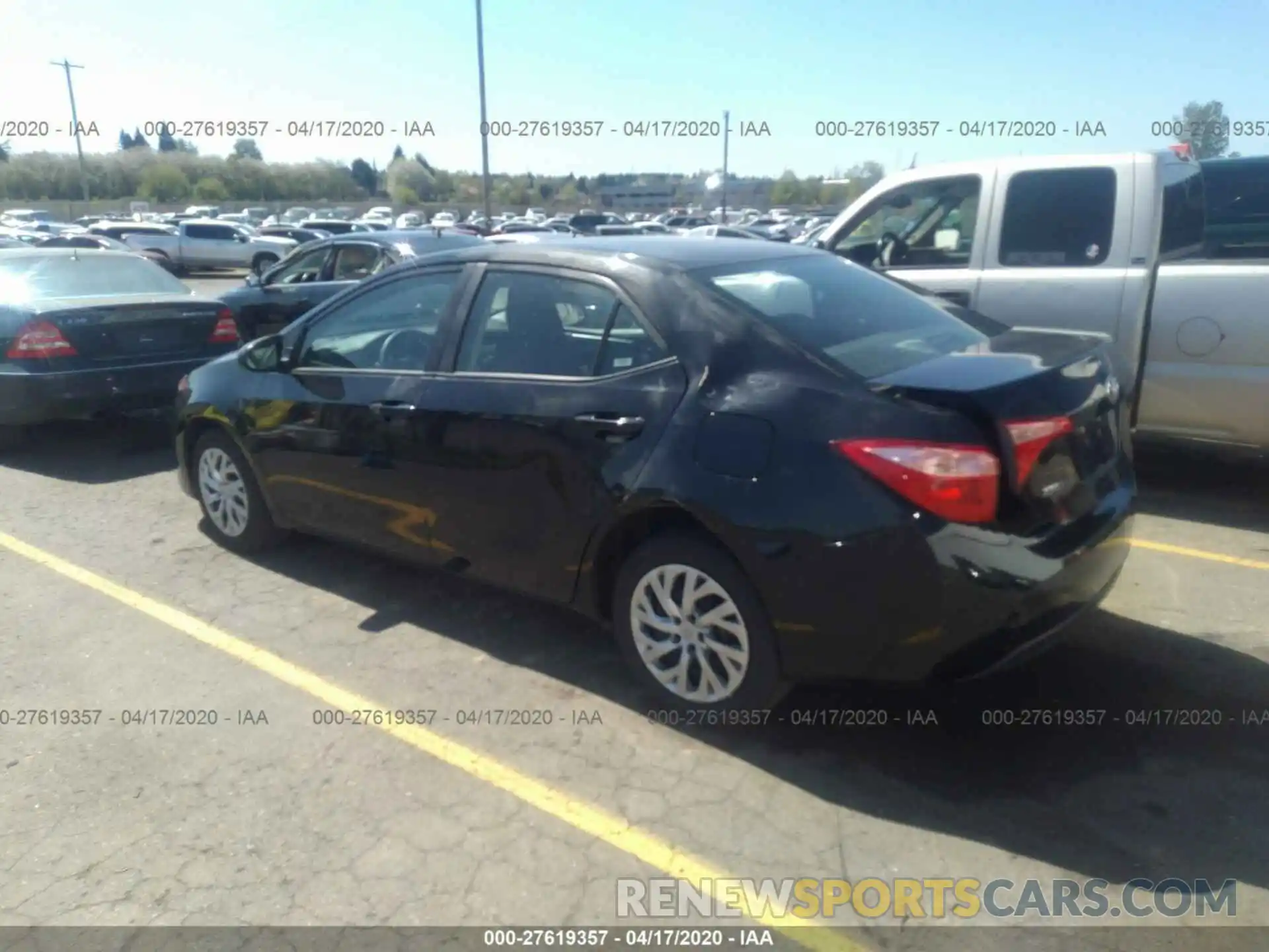 3 Photograph of a damaged car 2T1BURHE3KC232568 TOYOTA COROLLA 2019