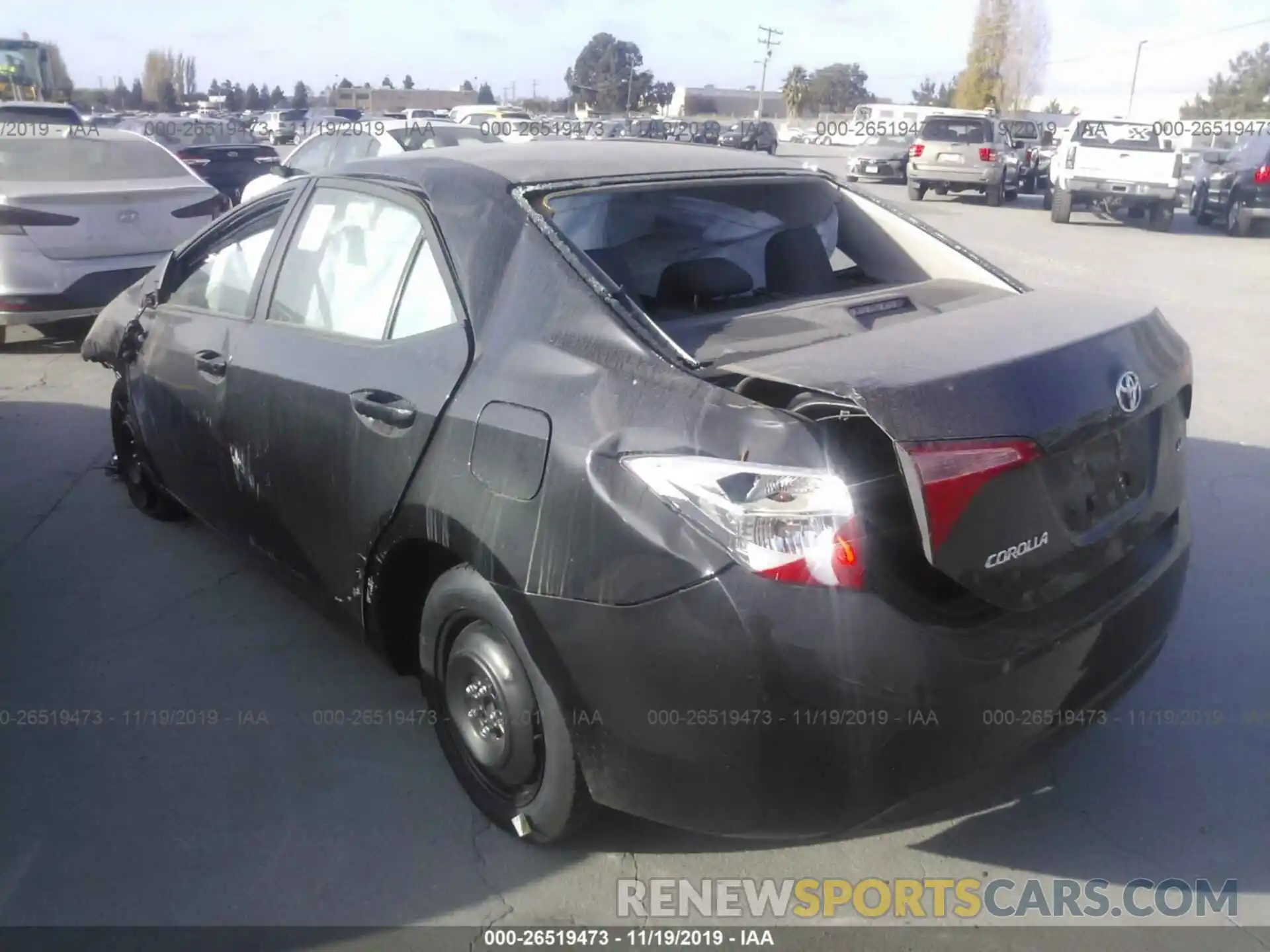 3 Photograph of a damaged car 2T1BURHE3KC233428 TOYOTA COROLLA 2019