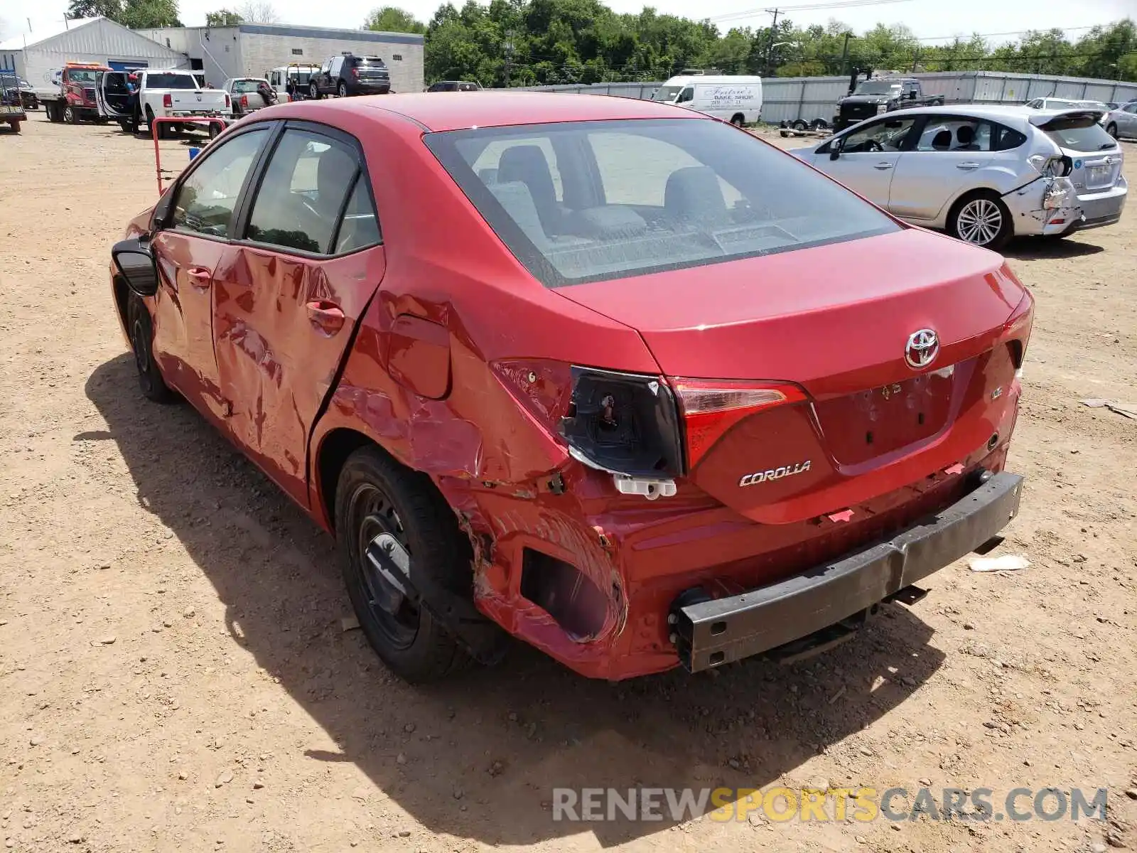 3 Photograph of a damaged car 2T1BURHE3KC233588 TOYOTA COROLLA 2019