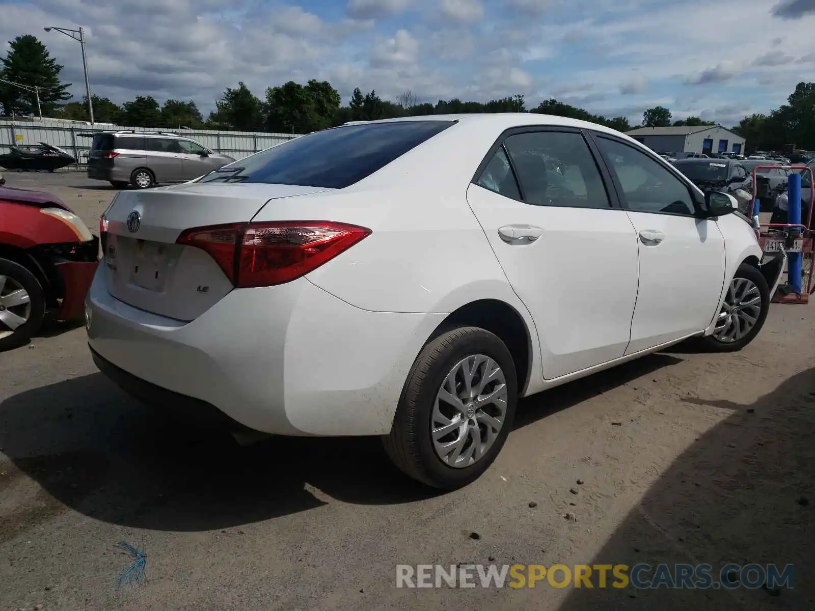 4 Photograph of a damaged car 2T1BURHE3KC233798 TOYOTA COROLLA 2019