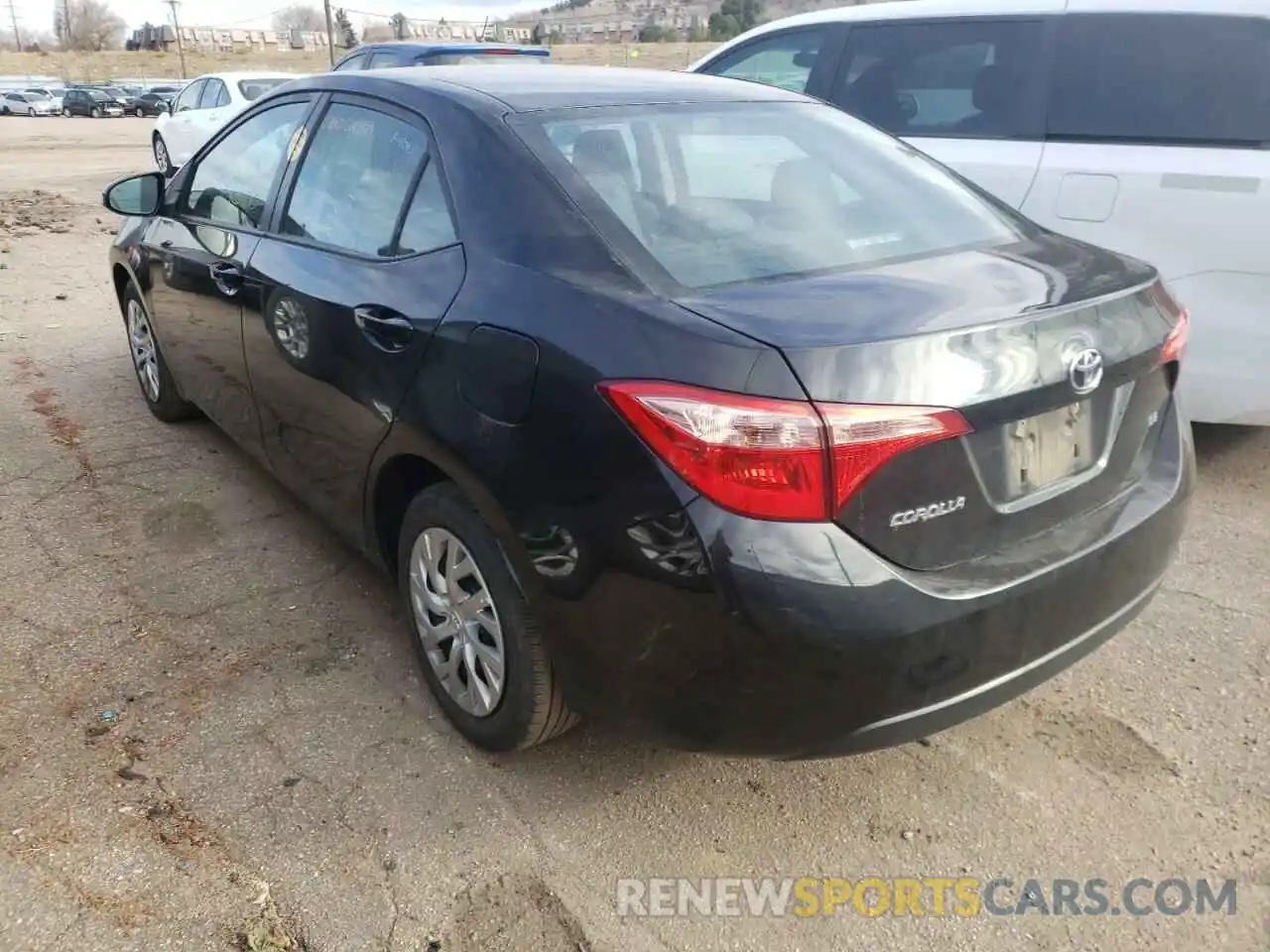 3 Photograph of a damaged car 2T1BURHE3KC234613 TOYOTA COROLLA 2019