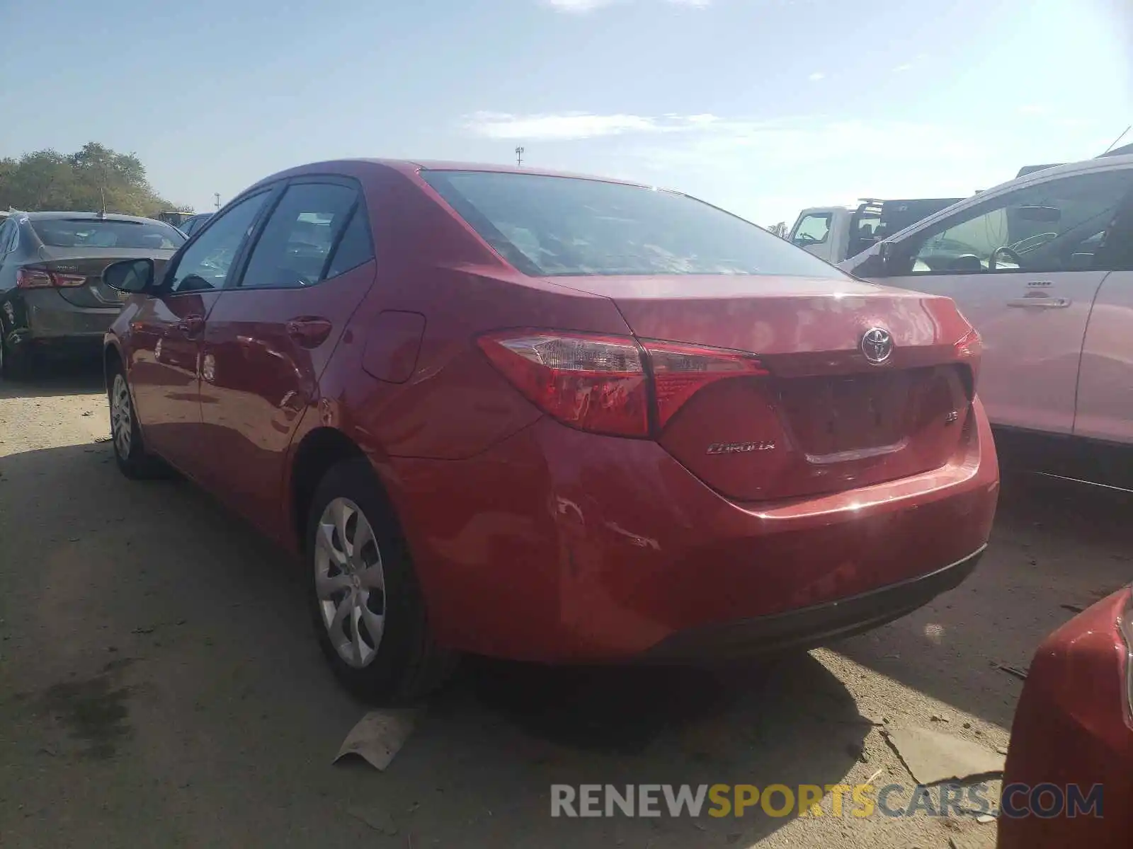 3 Photograph of a damaged car 2T1BURHE3KC235213 TOYOTA COROLLA 2019