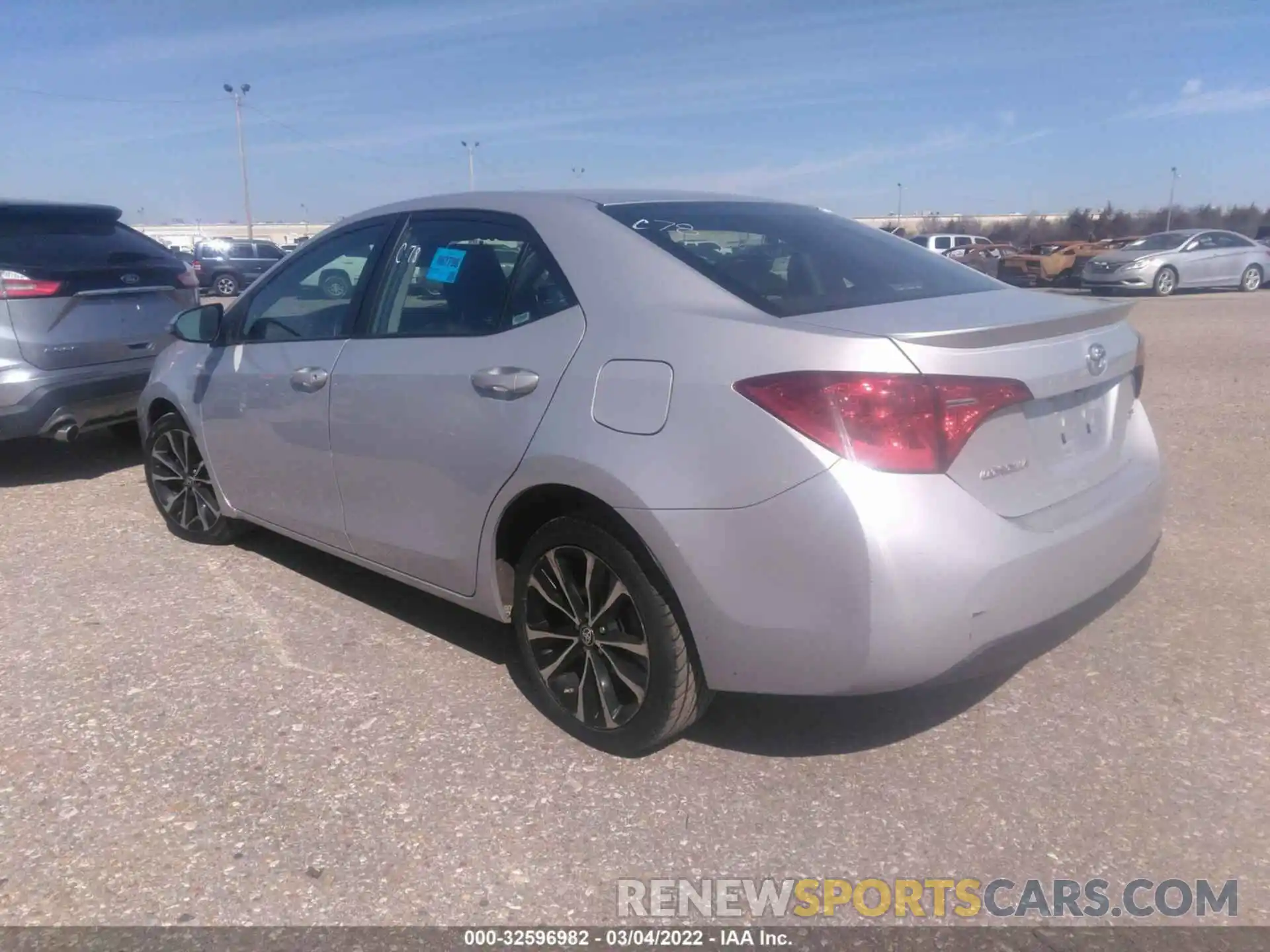 3 Photograph of a damaged car 2T1BURHE3KC235387 TOYOTA COROLLA 2019