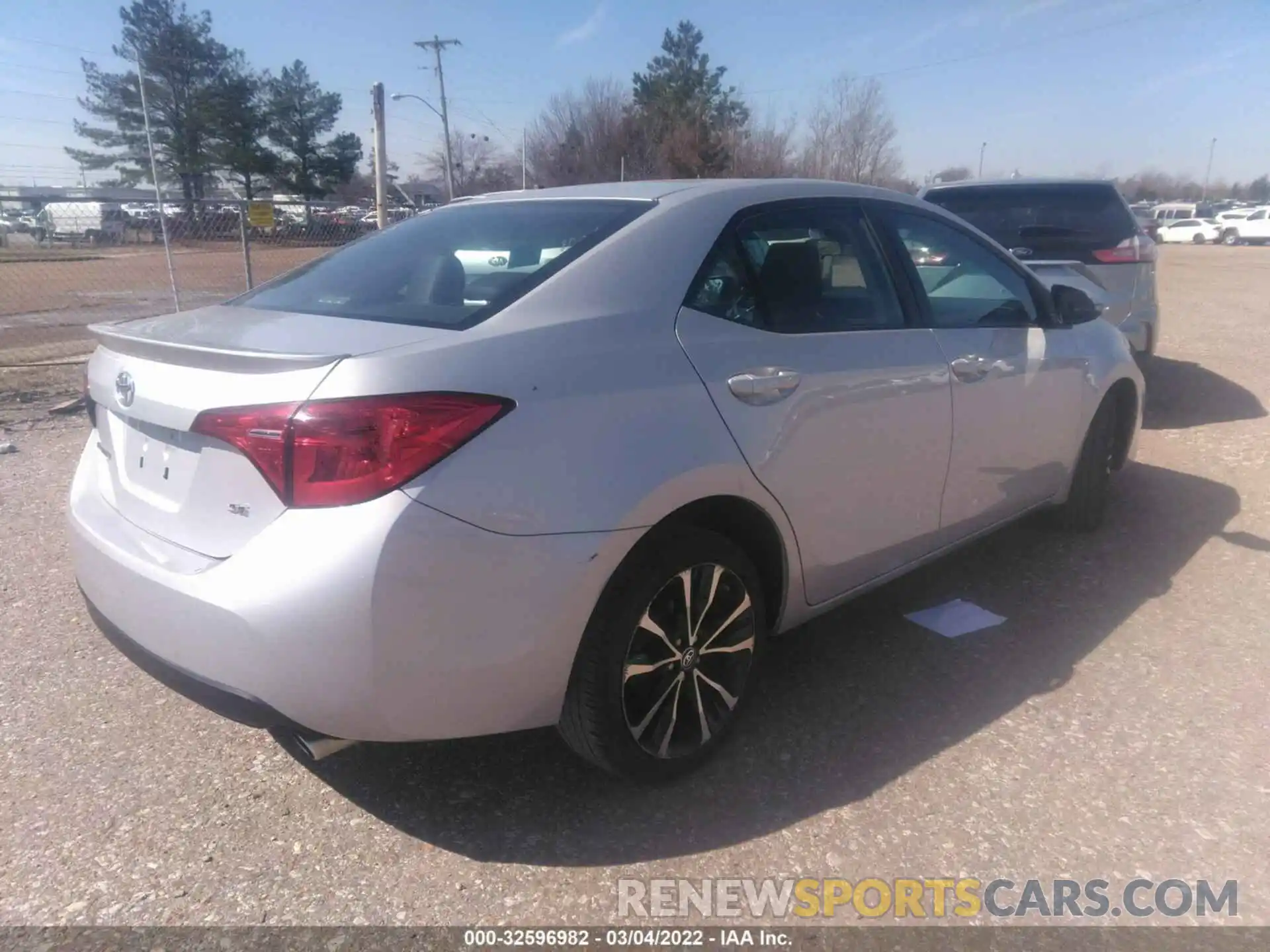 4 Photograph of a damaged car 2T1BURHE3KC235387 TOYOTA COROLLA 2019