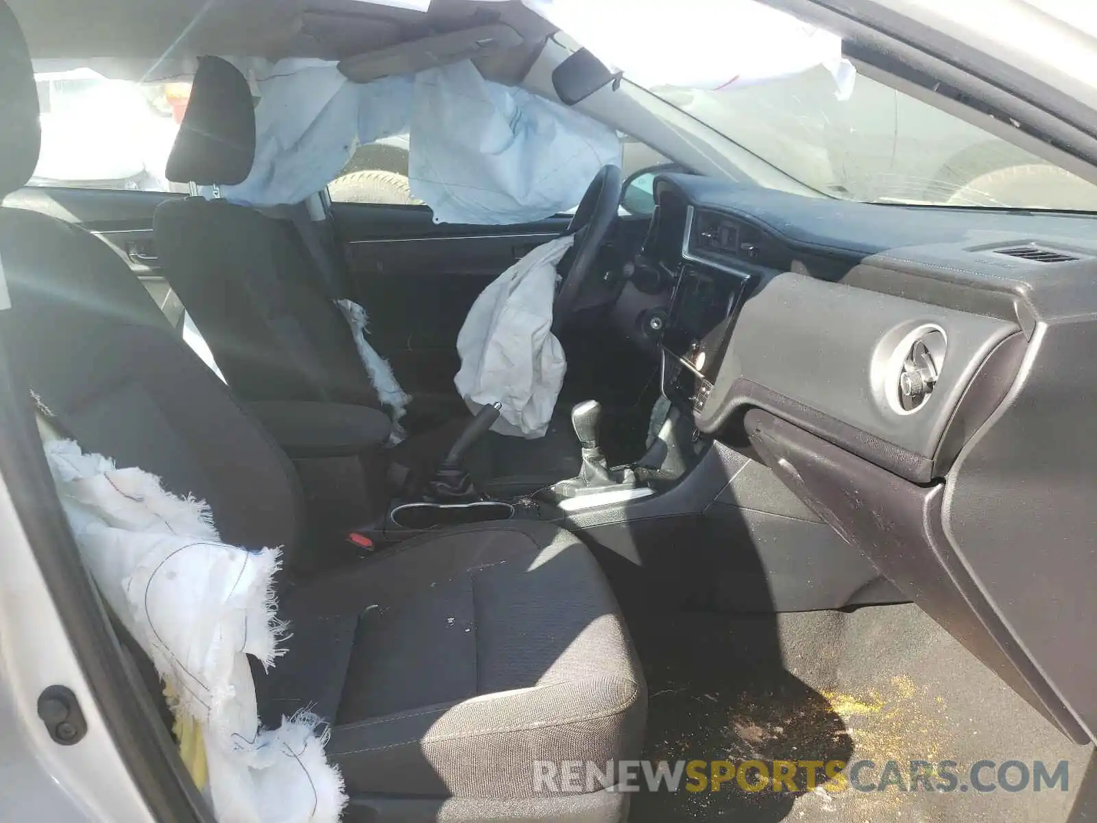 5 Photograph of a damaged car 2T1BURHE3KC235471 TOYOTA COROLLA 2019