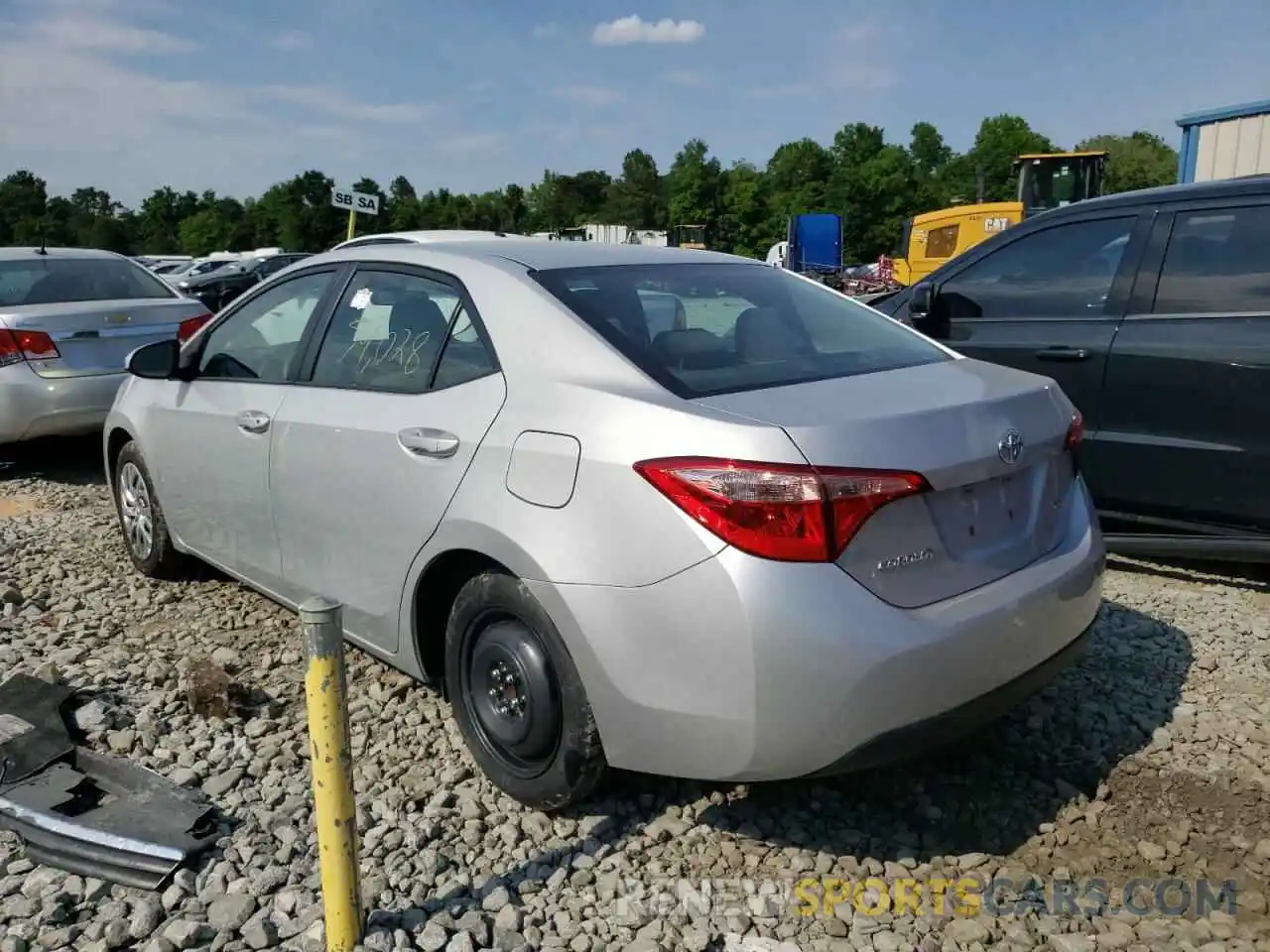 3 Photograph of a damaged car 2T1BURHE3KC237611 TOYOTA COROLLA 2019