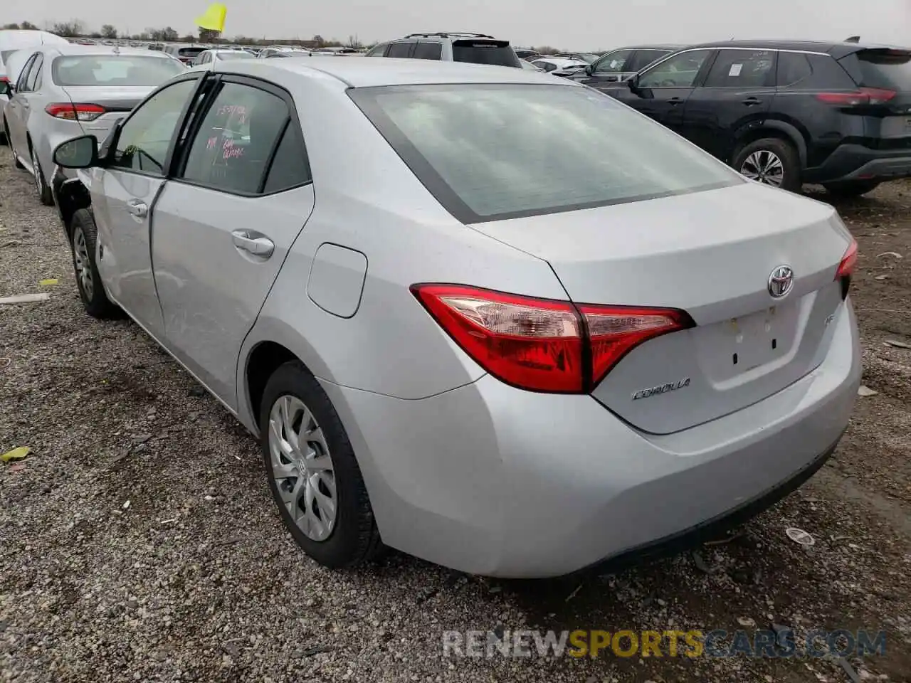 3 Photograph of a damaged car 2T1BURHE3KC237978 TOYOTA COROLLA 2019