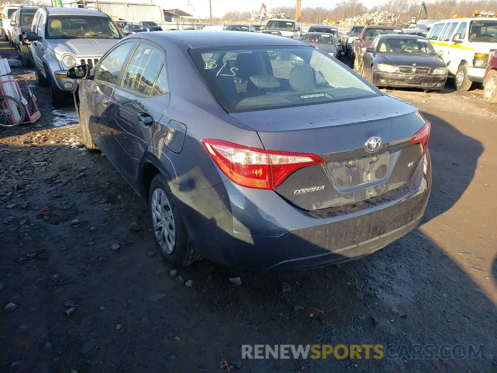 3 Photograph of a damaged car 2T1BURHE3KC237981 TOYOTA COROLLA 2019