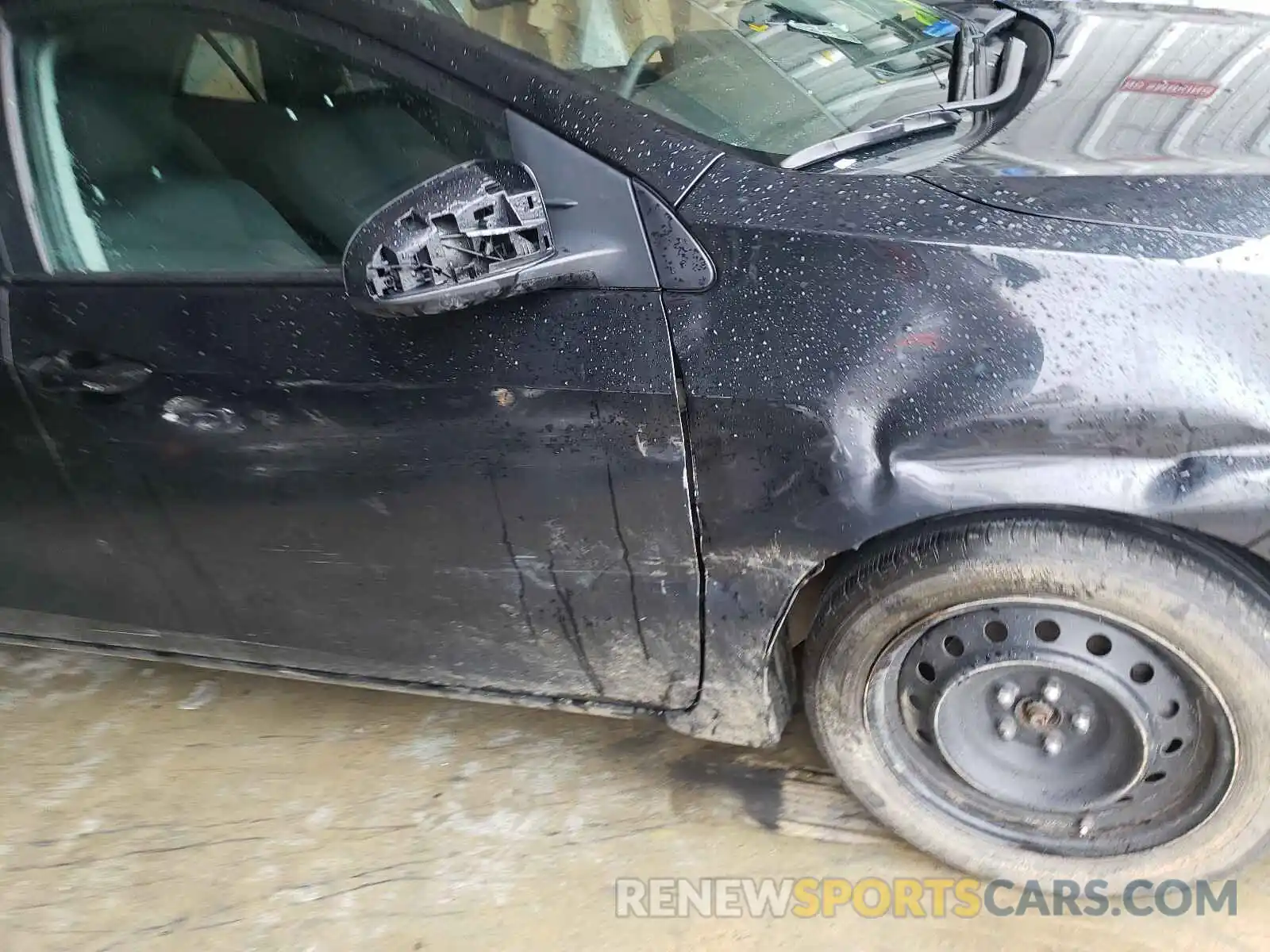 9 Photograph of a damaged car 2T1BURHE3KC238368 TOYOTA COROLLA 2019