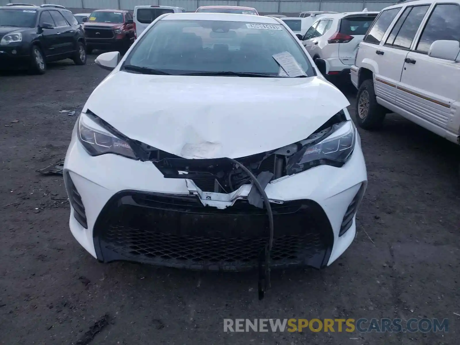 9 Photograph of a damaged car 2T1BURHE3KC238404 TOYOTA COROLLA 2019