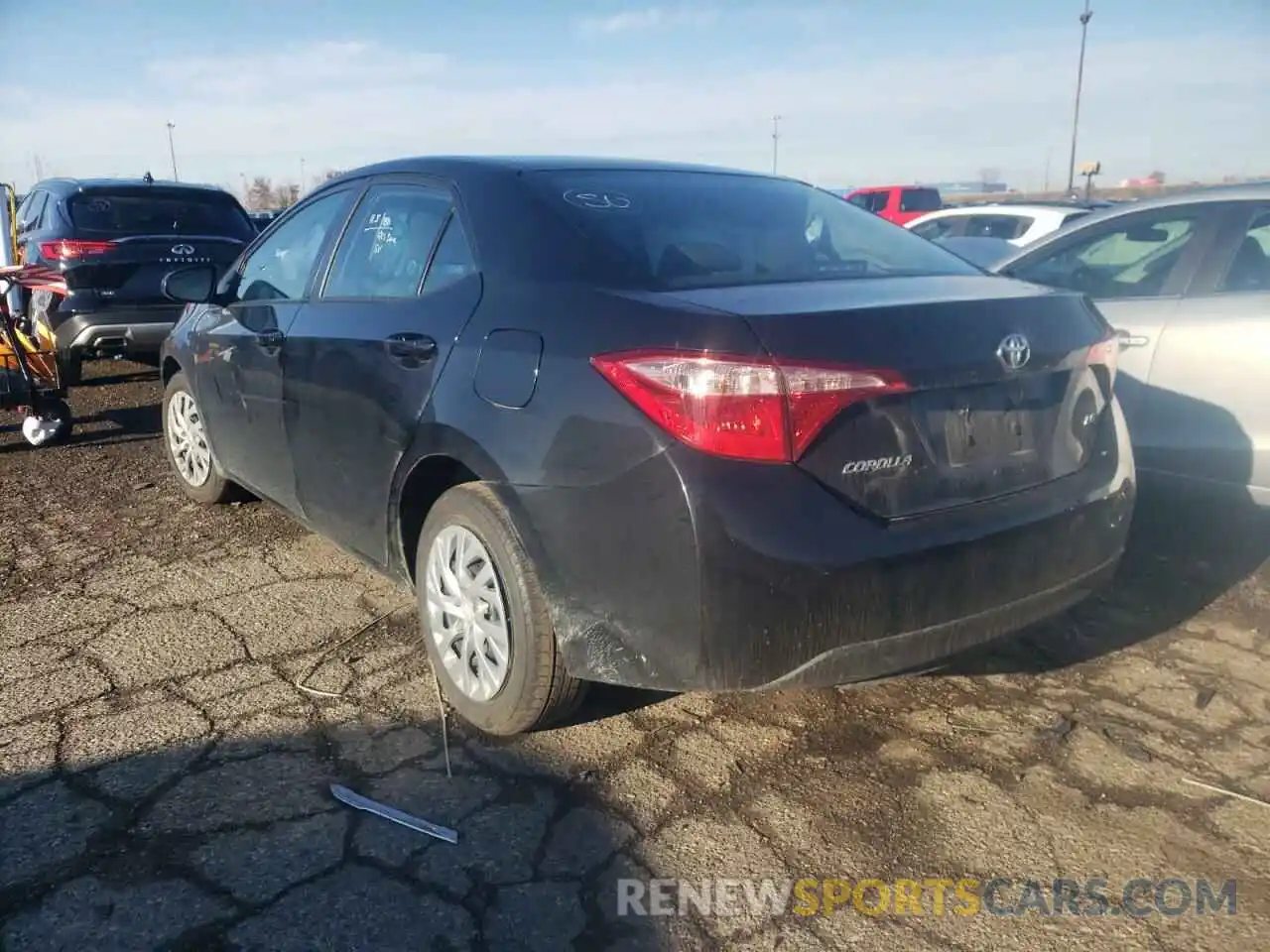 3 Photograph of a damaged car 2T1BURHE3KC239410 TOYOTA COROLLA 2019