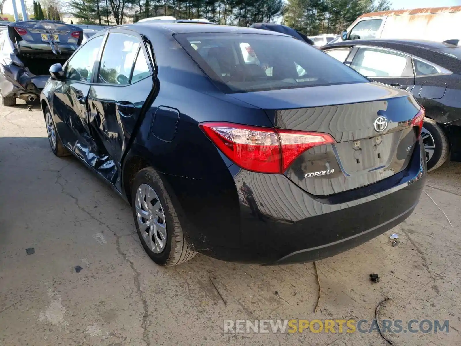 10 Photograph of a damaged car 2T1BURHE3KC240802 TOYOTA COROLLA 2019