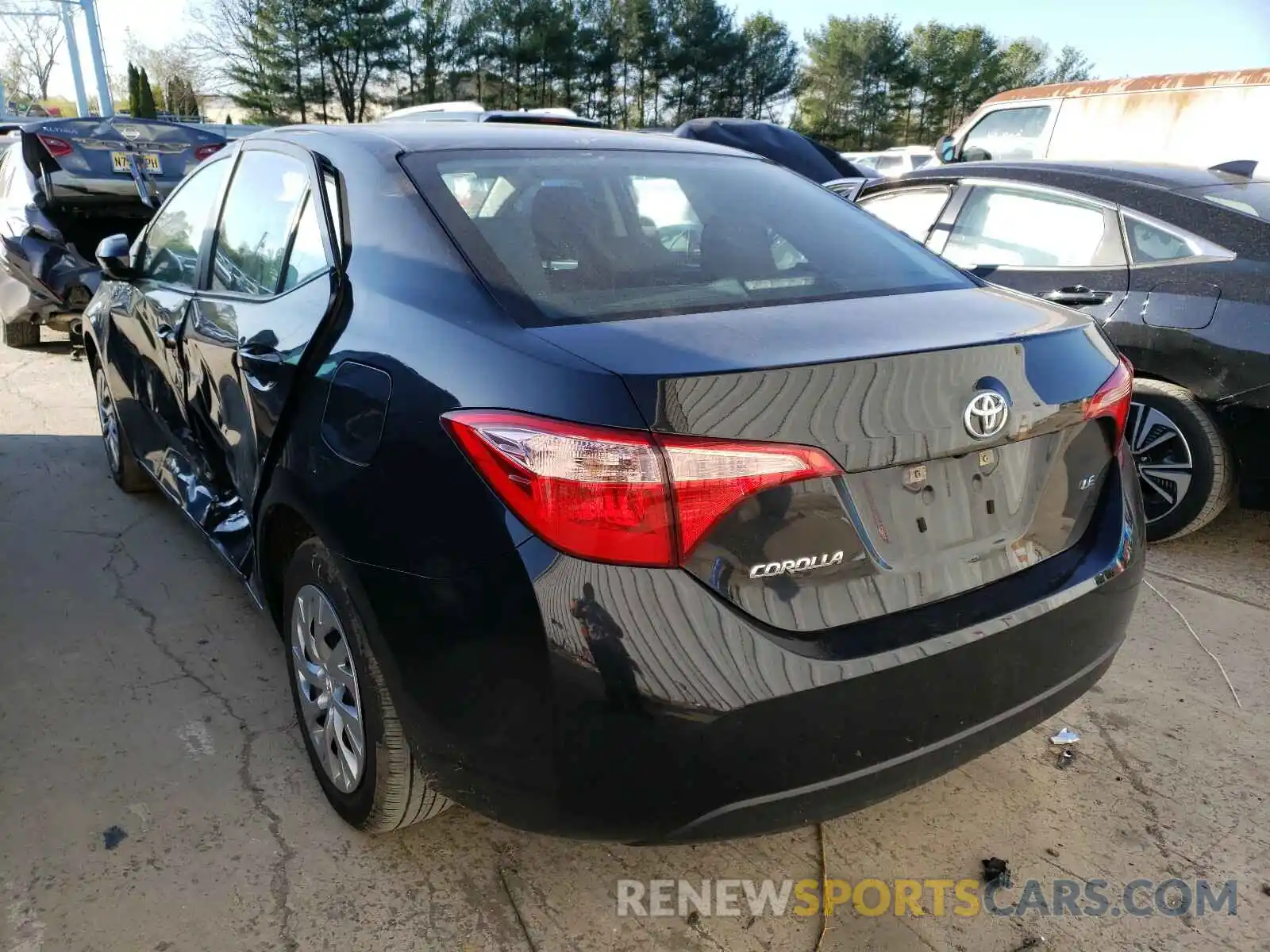 3 Photograph of a damaged car 2T1BURHE3KC240802 TOYOTA COROLLA 2019