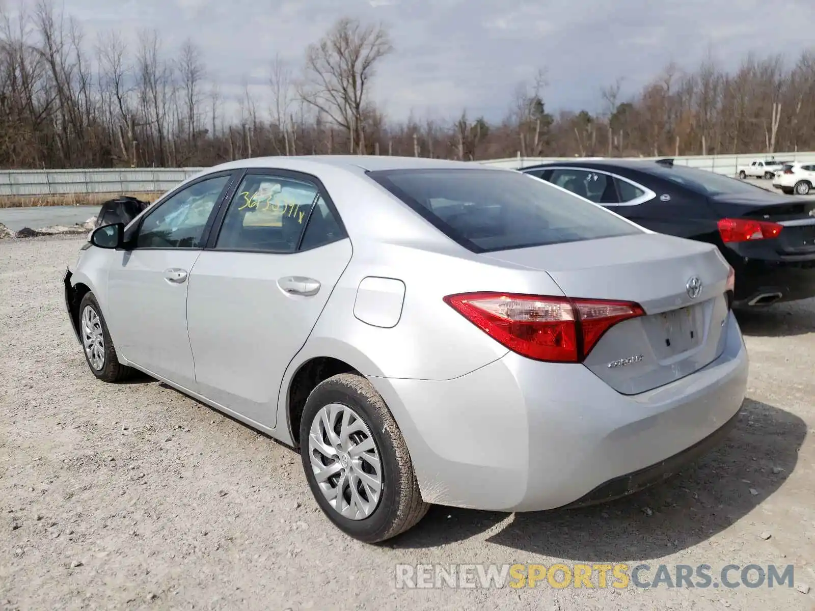 3 Photograph of a damaged car 2T1BURHE3KC241013 TOYOTA COROLLA 2019