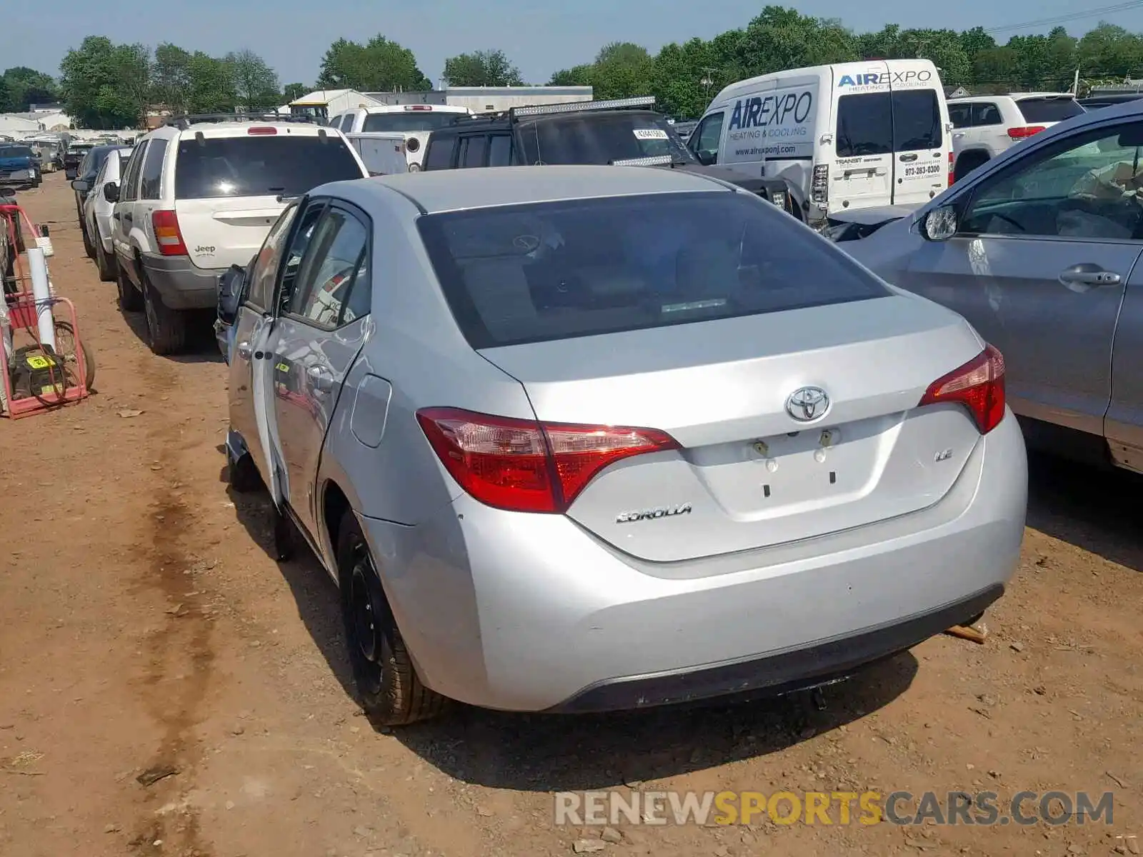 3 Photograph of a damaged car 2T1BURHE3KC242338 TOYOTA COROLLA 2019