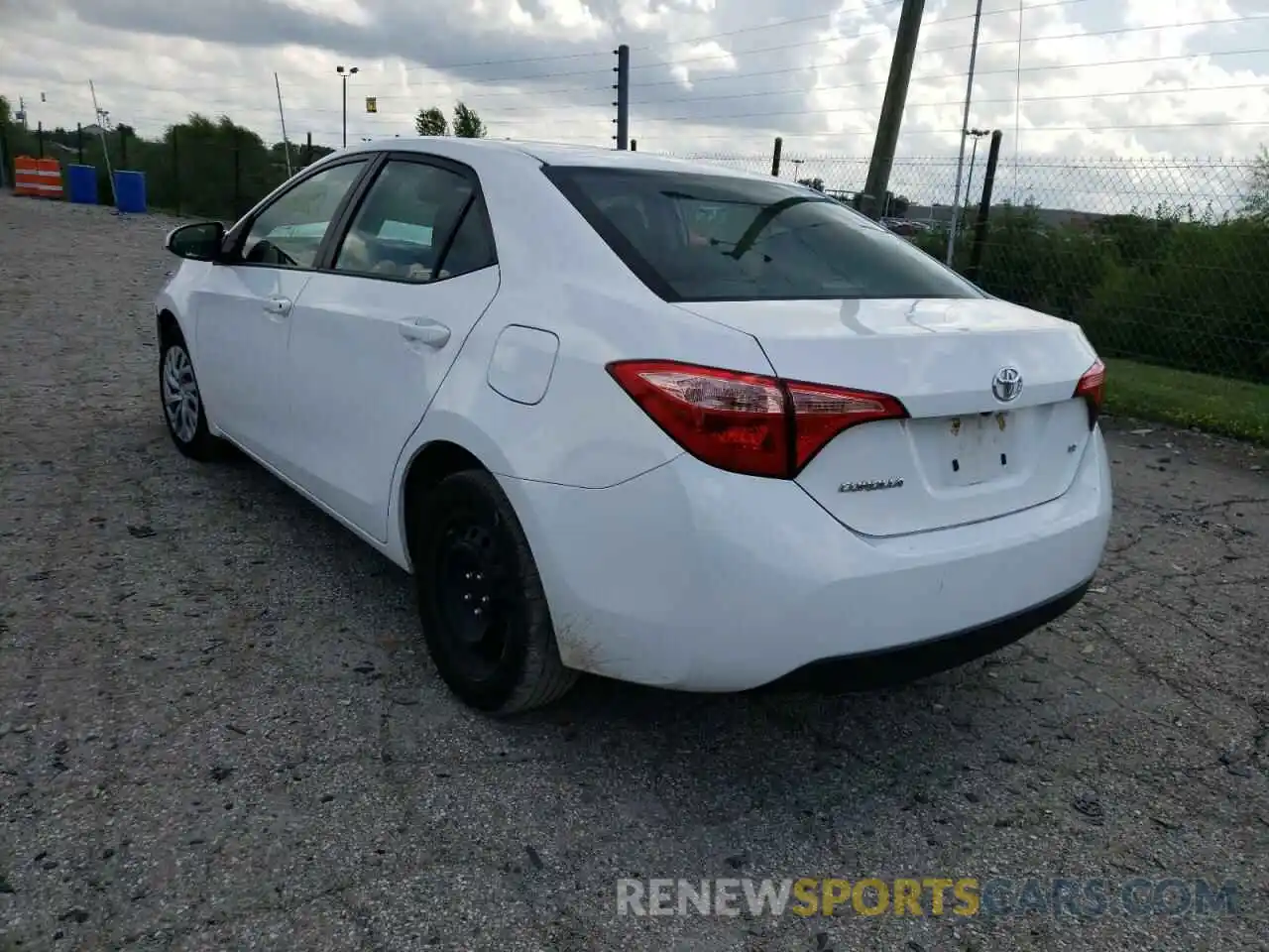 3 Photograph of a damaged car 2T1BURHE3KC243375 TOYOTA COROLLA 2019