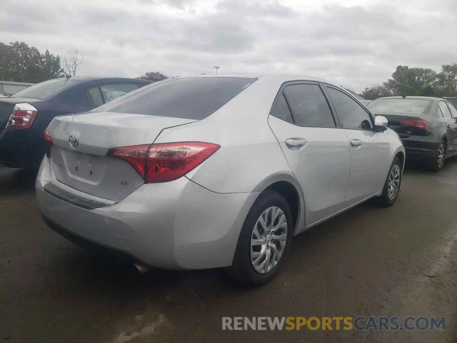 4 Photograph of a damaged car 2T1BURHE3KC243912 TOYOTA COROLLA 2019