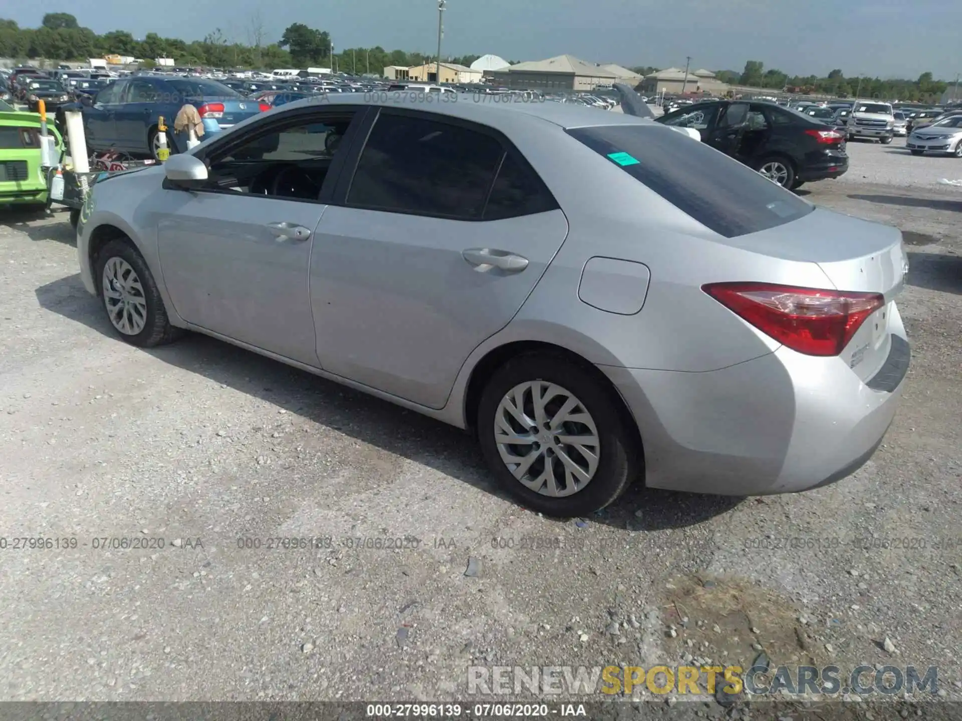 3 Photograph of a damaged car 2T1BURHE3KC244123 TOYOTA COROLLA 2019