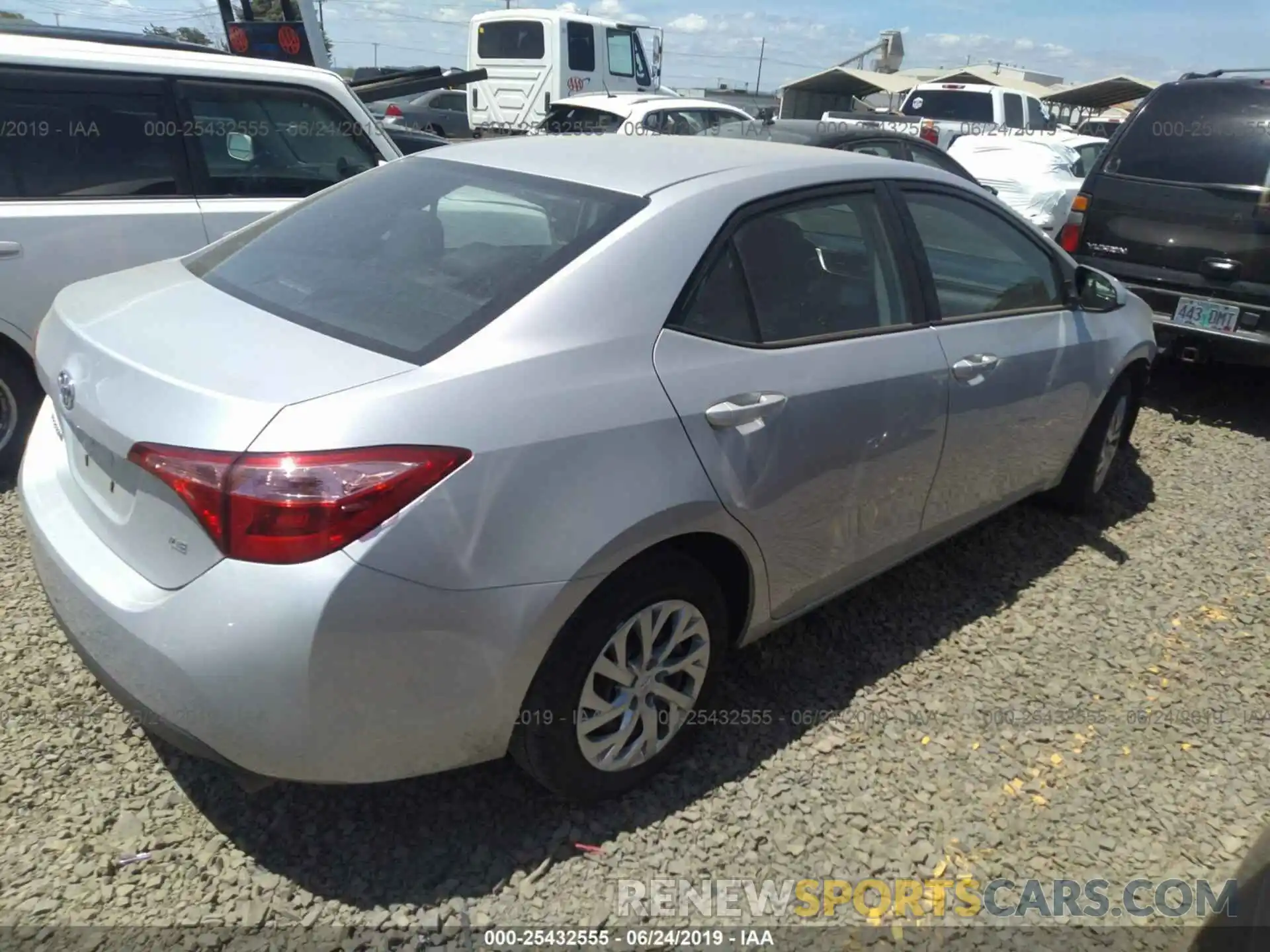 4 Photograph of a damaged car 2T1BURHE3KC244820 TOYOTA COROLLA 2019