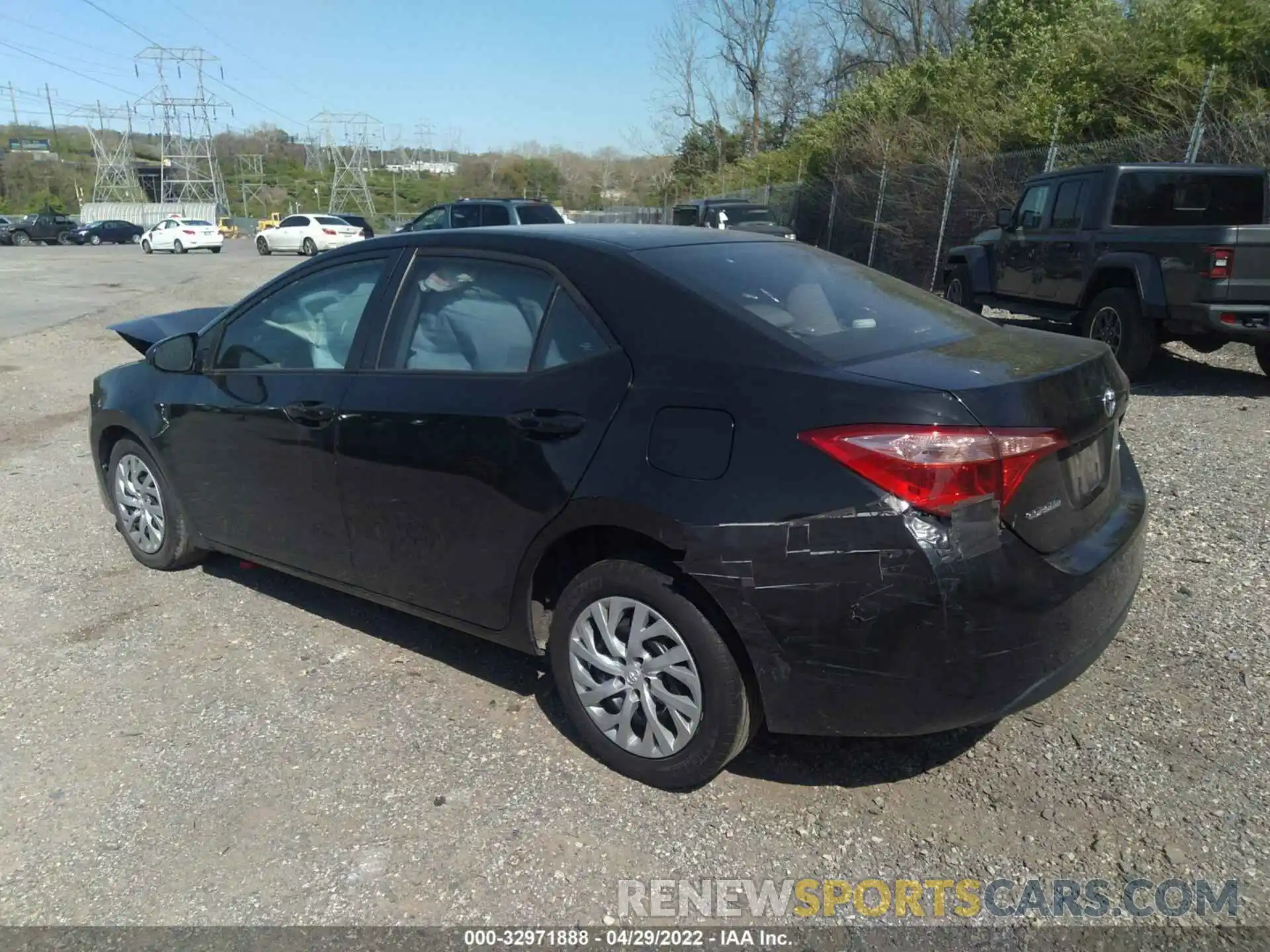 3 Photograph of a damaged car 2T1BURHE3KC245224 TOYOTA COROLLA 2019