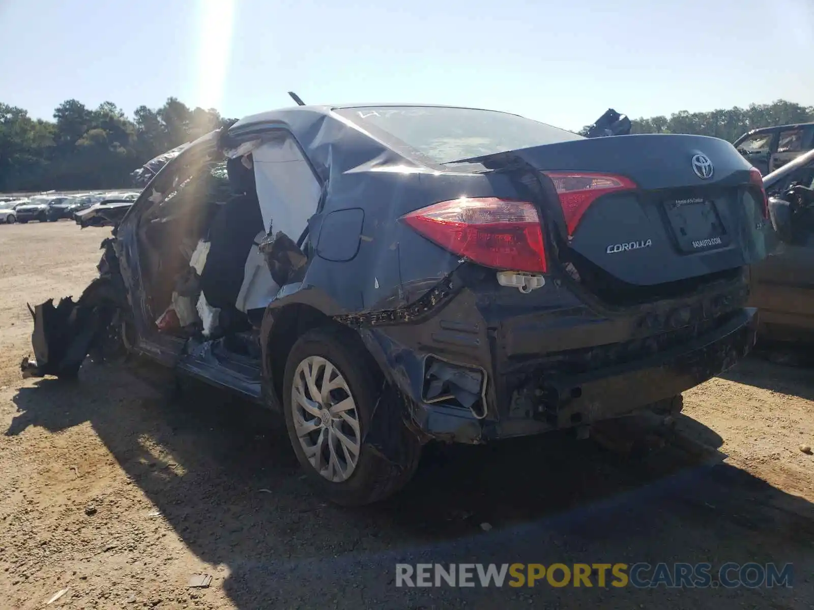 3 Photograph of a damaged car 2T1BURHE3KC246065 TOYOTA COROLLA 2019