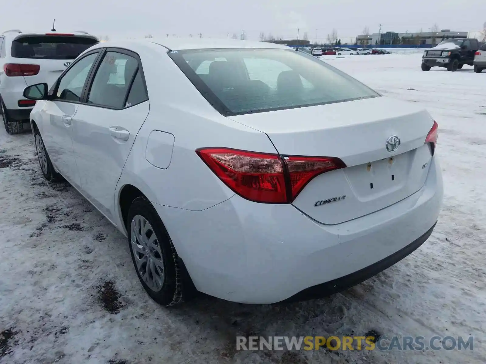 3 Photograph of a damaged car 2T1BURHE3KC246311 TOYOTA COROLLA 2019