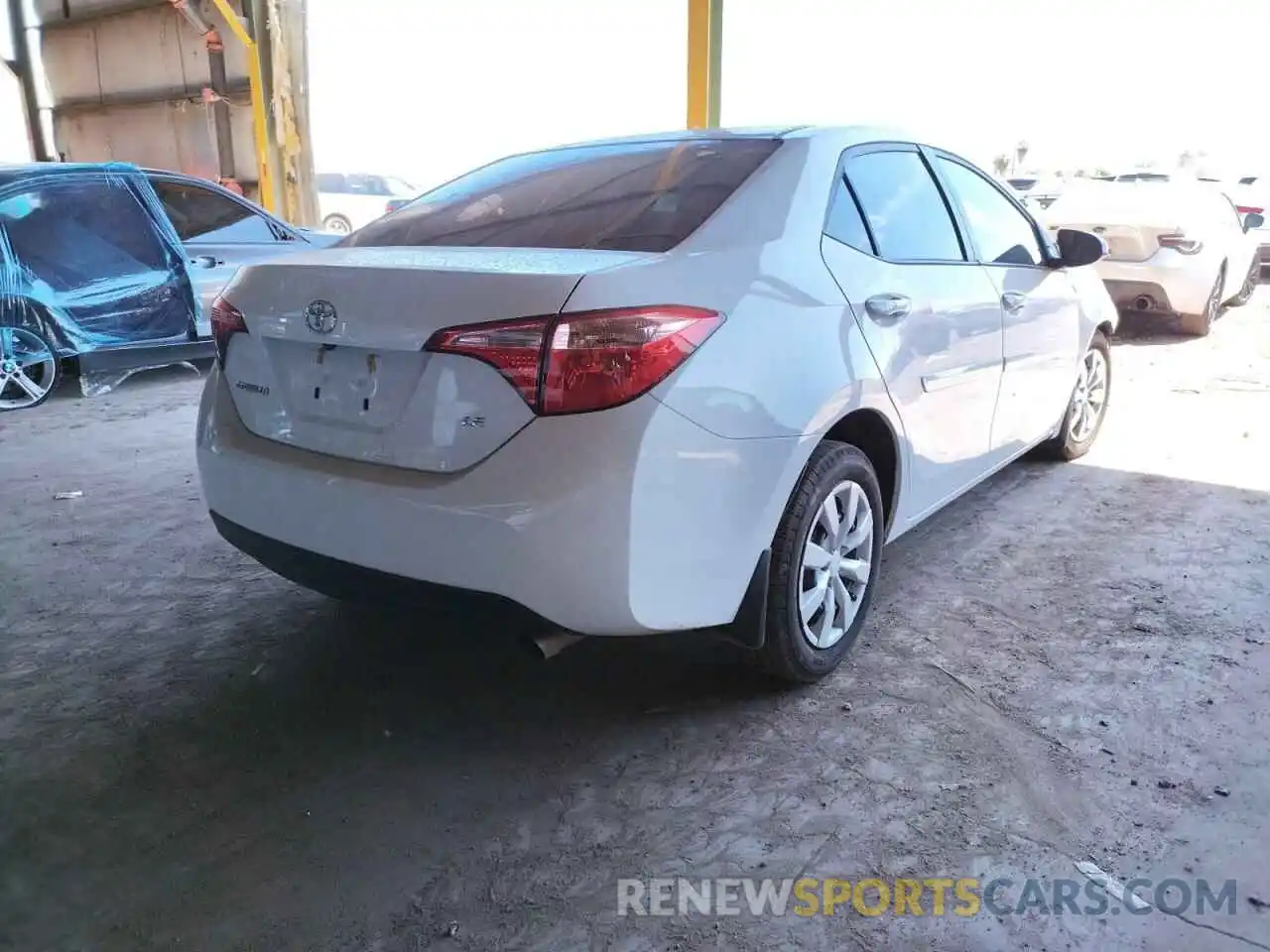 4 Photograph of a damaged car 2T1BURHE3KC246664 TOYOTA COROLLA 2019