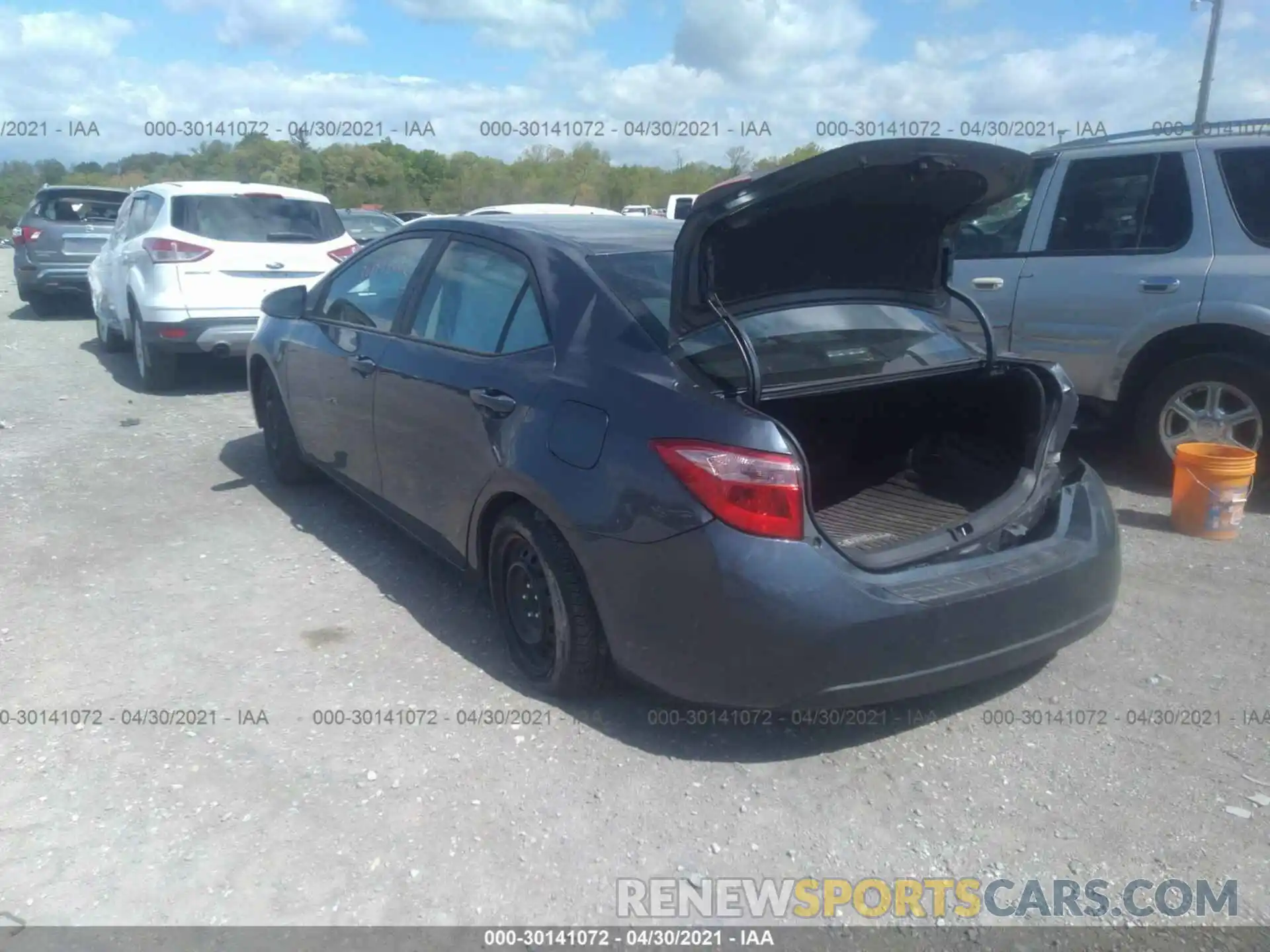 3 Photograph of a damaged car 2T1BURHE3KC246860 TOYOTA COROLLA 2019