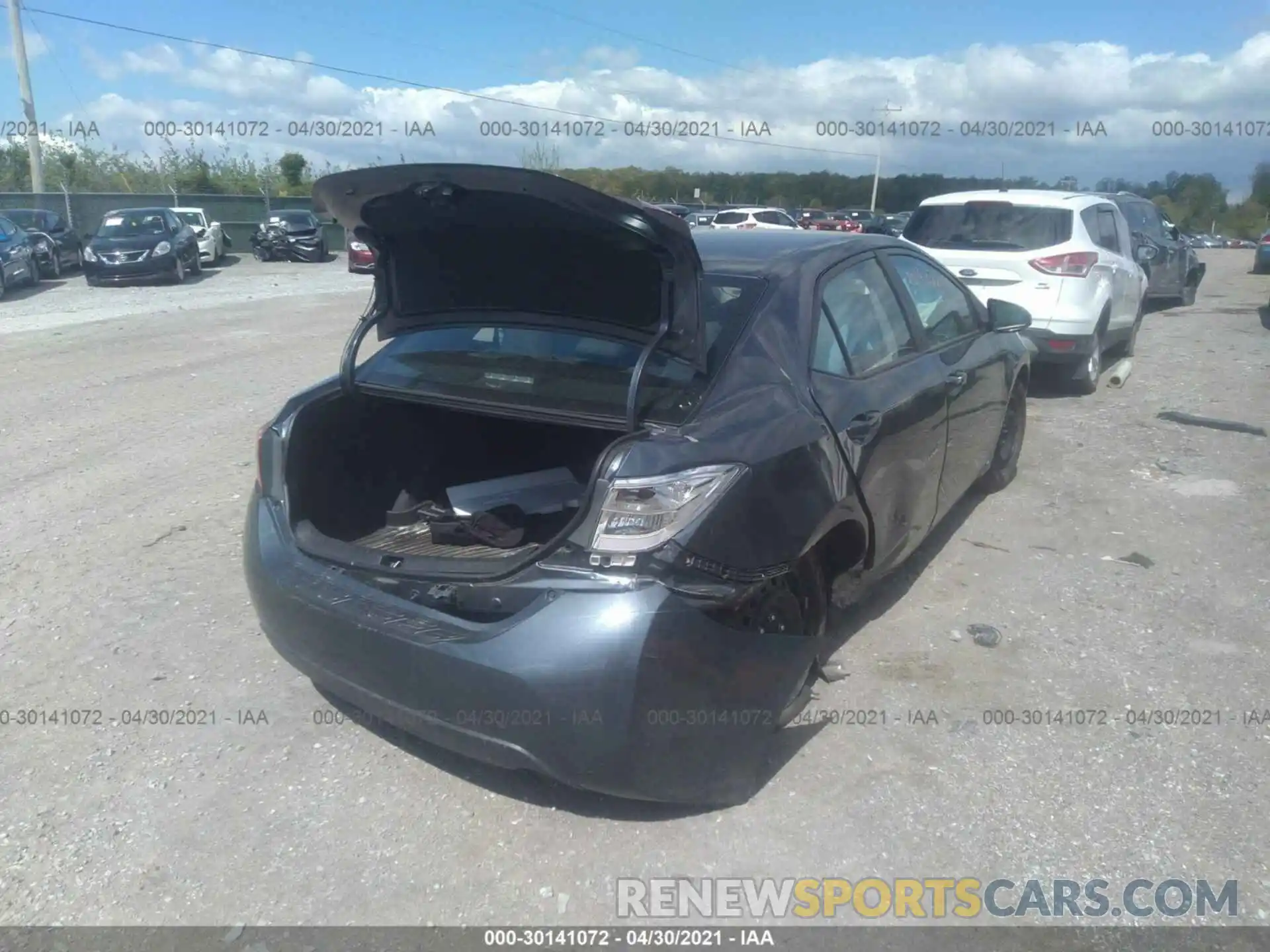 4 Photograph of a damaged car 2T1BURHE3KC246860 TOYOTA COROLLA 2019