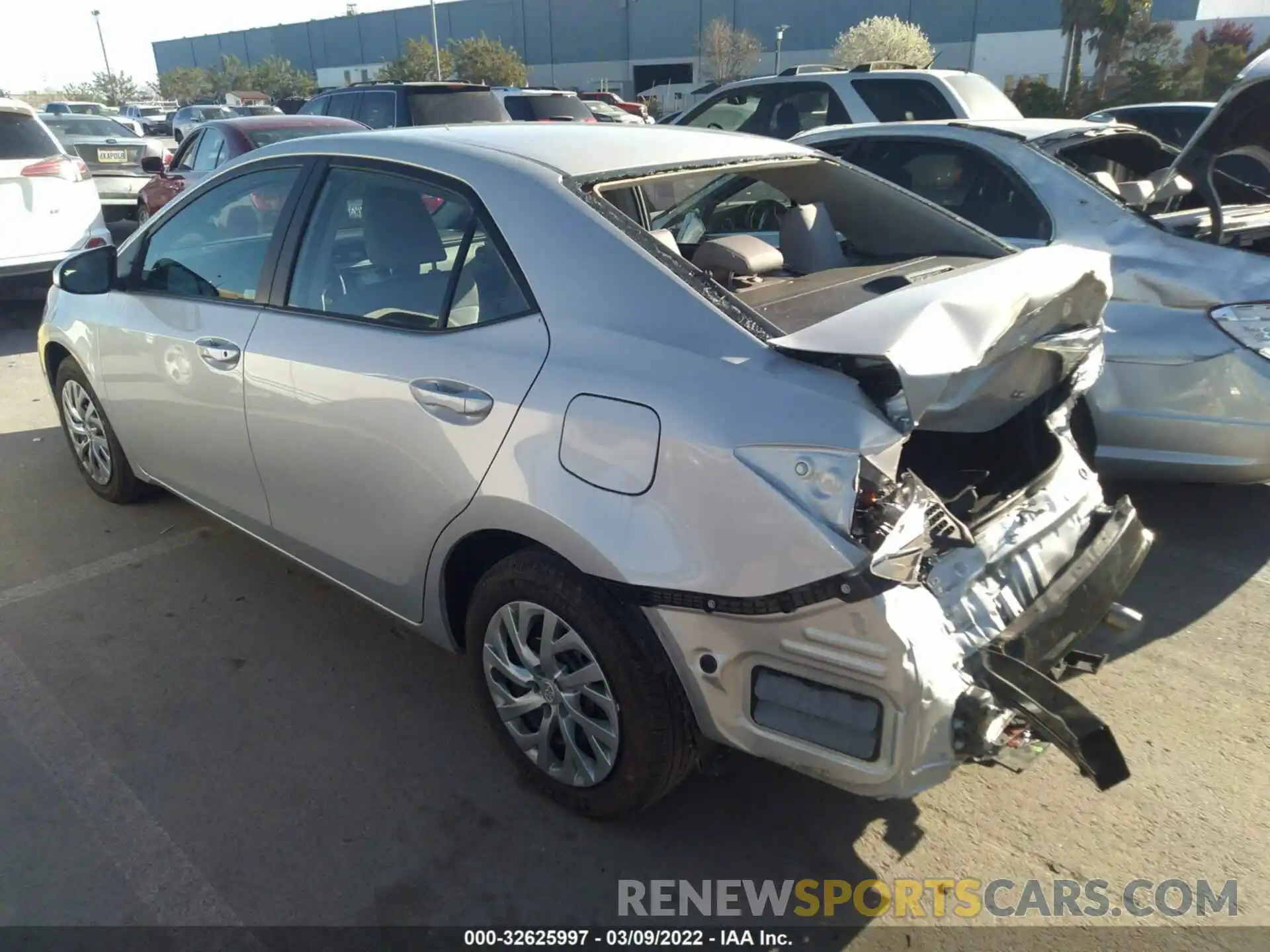 3 Photograph of a damaged car 2T1BURHE3KC247152 TOYOTA COROLLA 2019