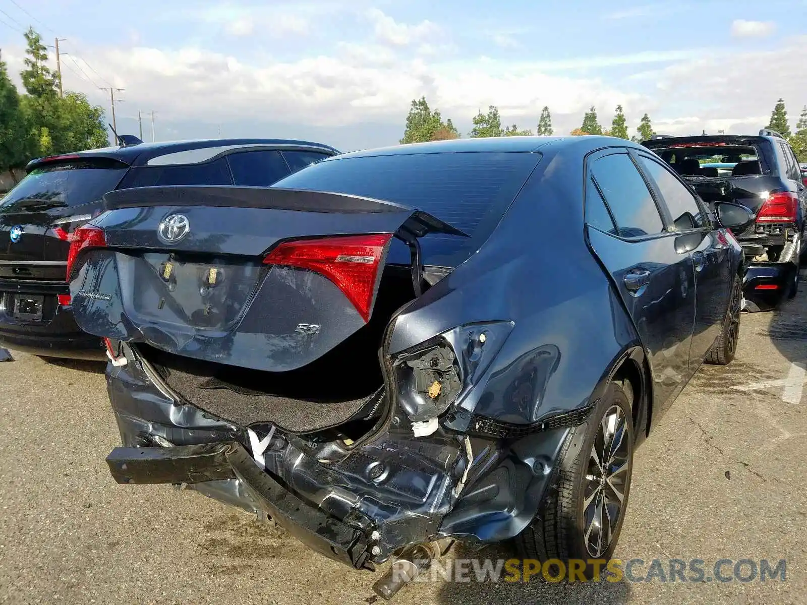 4 Photograph of a damaged car 2T1BURHE4KC126078 TOYOTA COROLLA 2019