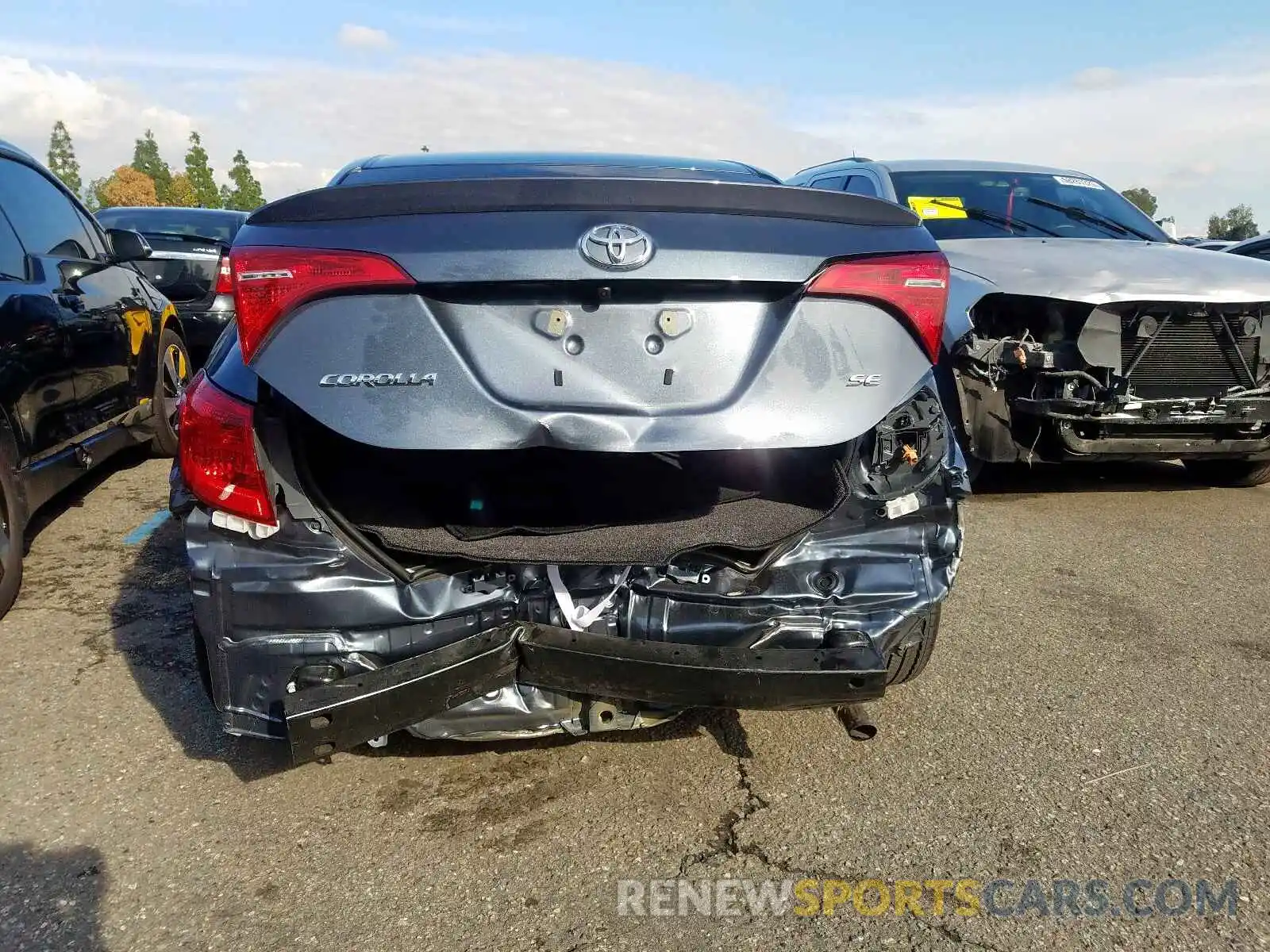 9 Photograph of a damaged car 2T1BURHE4KC126078 TOYOTA COROLLA 2019