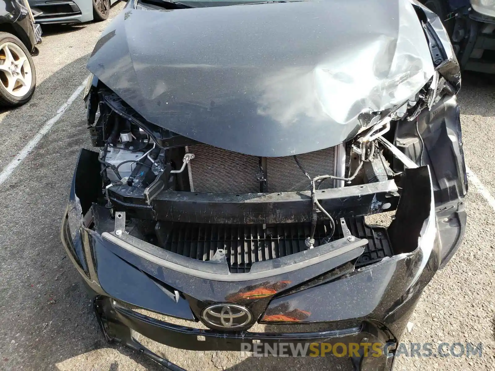 9 Photograph of a damaged car 2T1BURHE4KC126467 TOYOTA COROLLA 2019