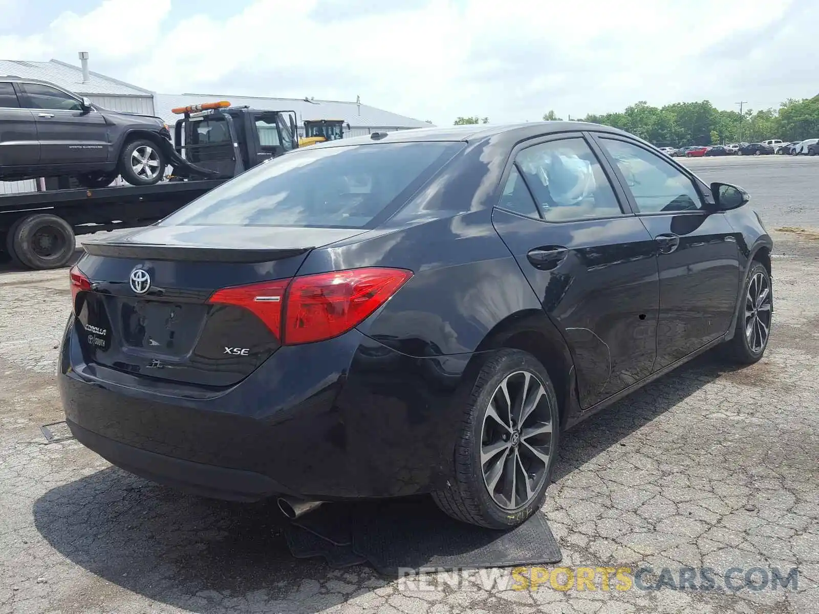 4 Photograph of a damaged car 2T1BURHE4KC127439 TOYOTA COROLLA 2019