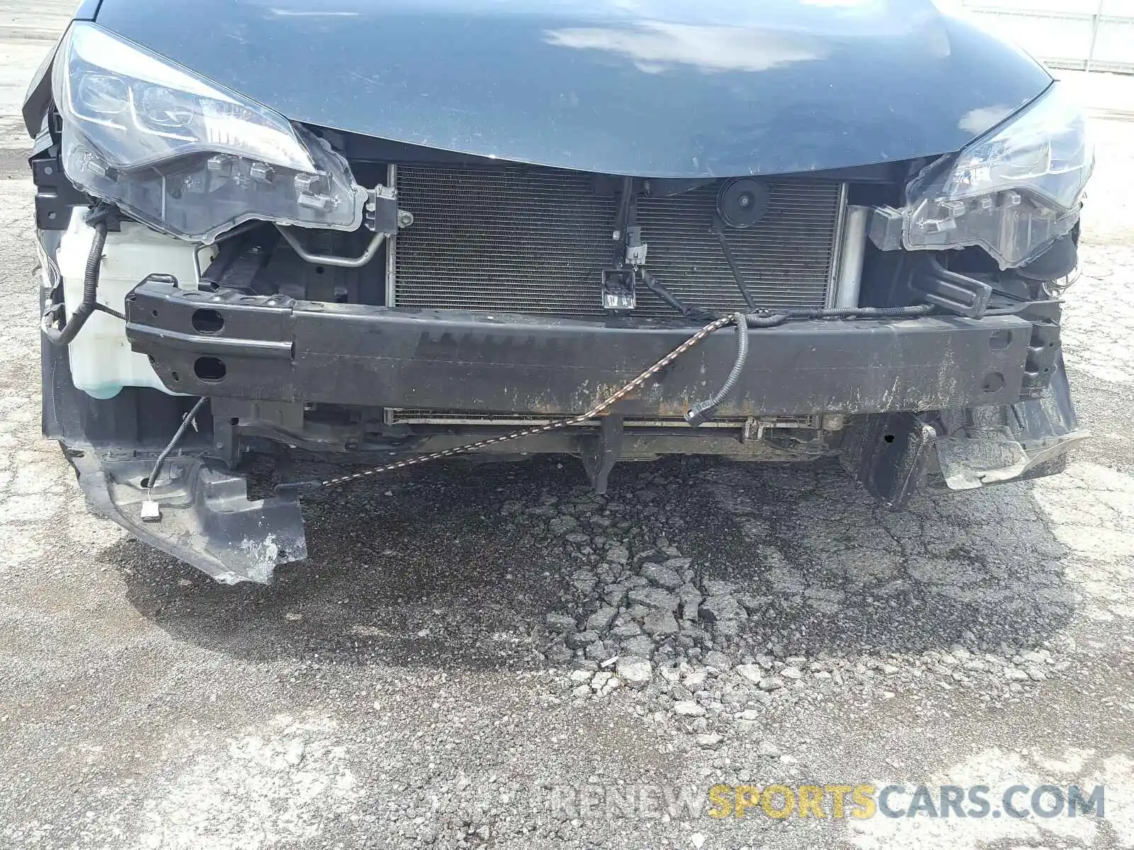 9 Photograph of a damaged car 2T1BURHE4KC127439 TOYOTA COROLLA 2019