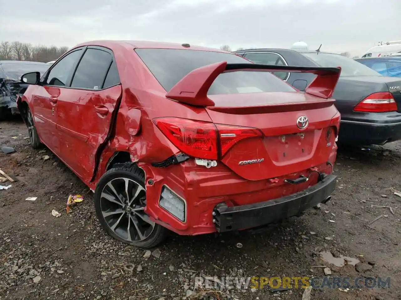 3 Photograph of a damaged car 2T1BURHE4KC128008 TOYOTA COROLLA 2019