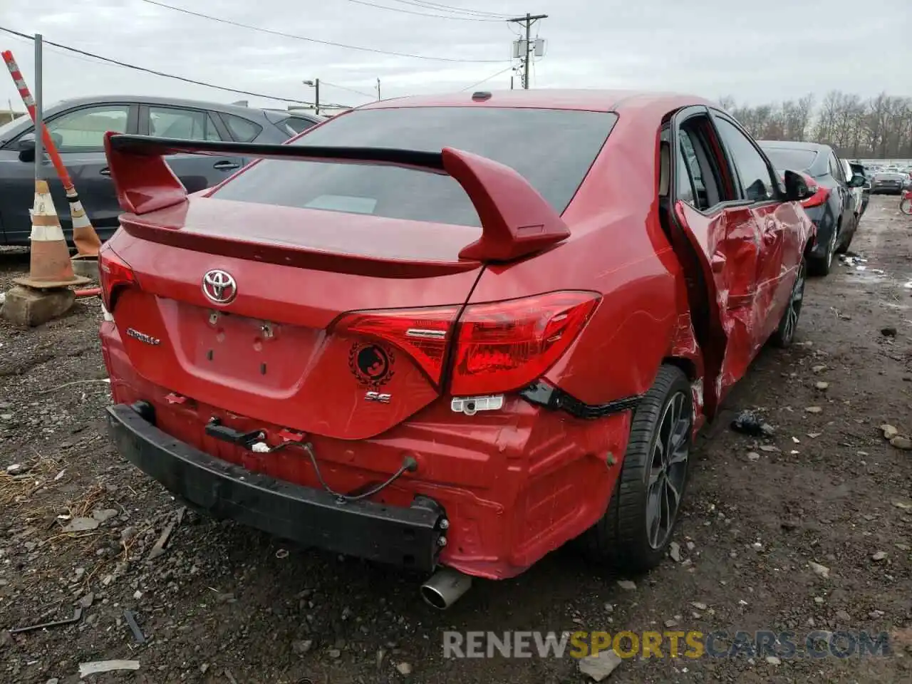 4 Photograph of a damaged car 2T1BURHE4KC128008 TOYOTA COROLLA 2019