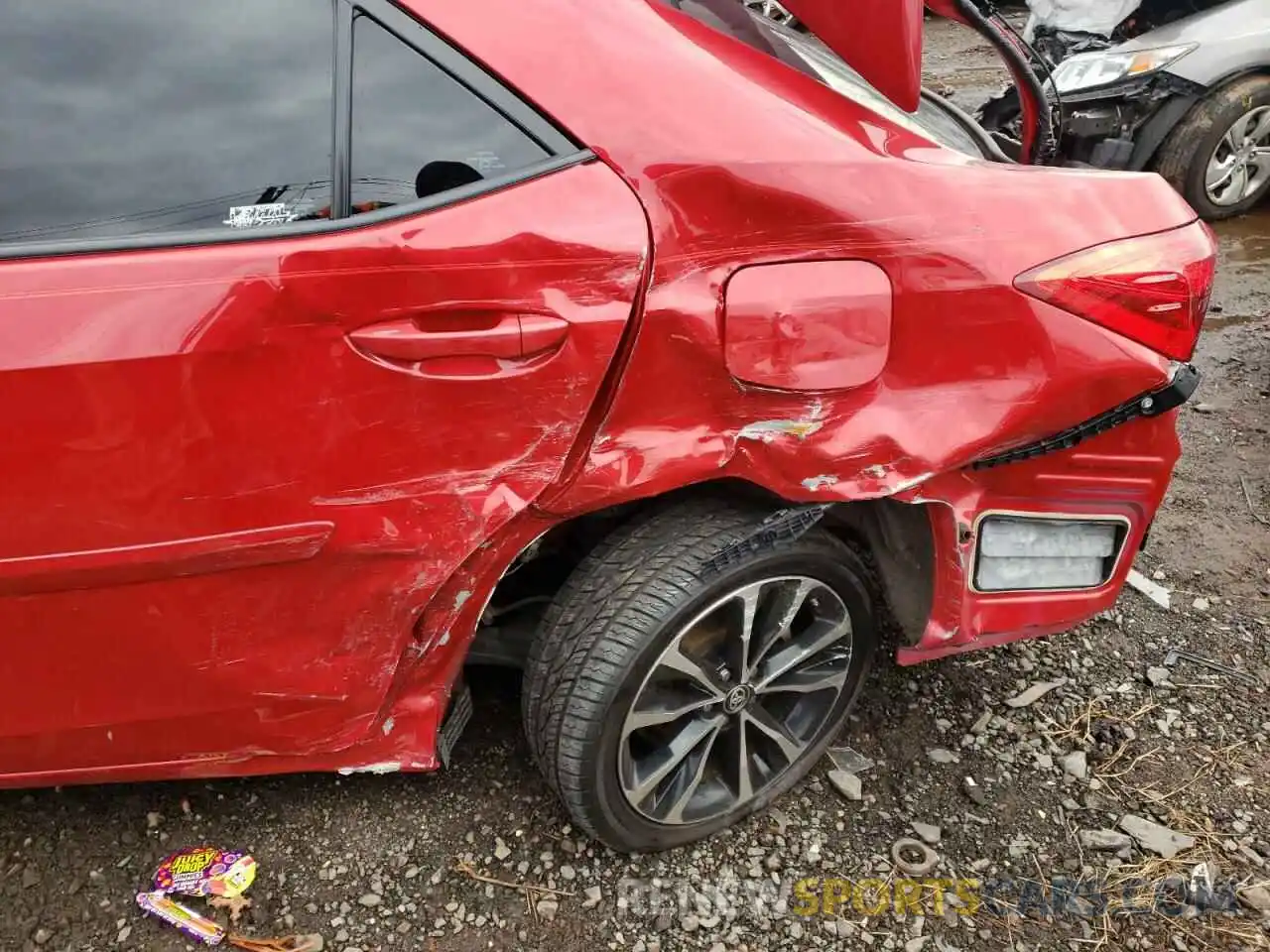 9 Photograph of a damaged car 2T1BURHE4KC128008 TOYOTA COROLLA 2019